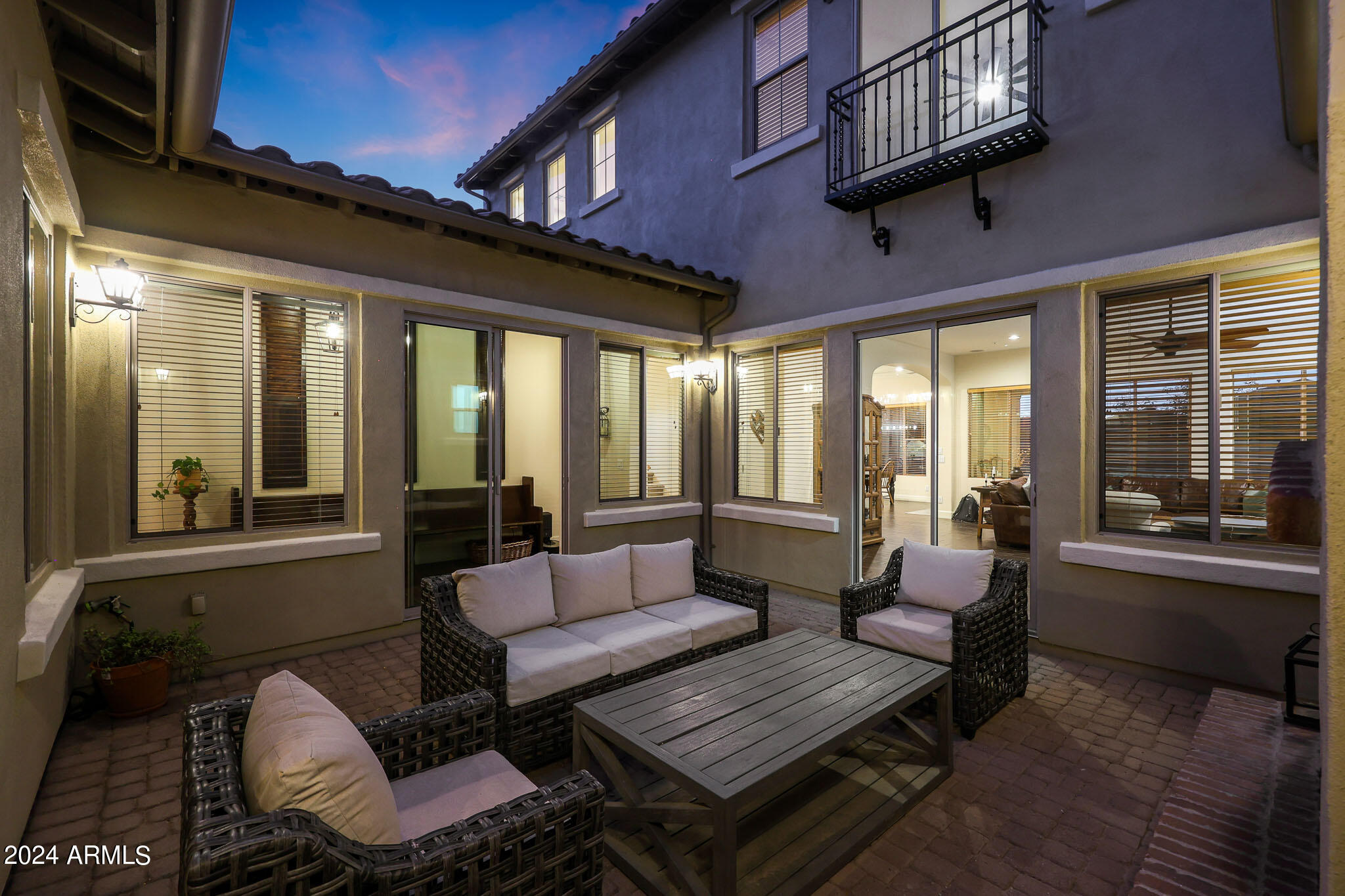 6746 W ROBERTA Lane