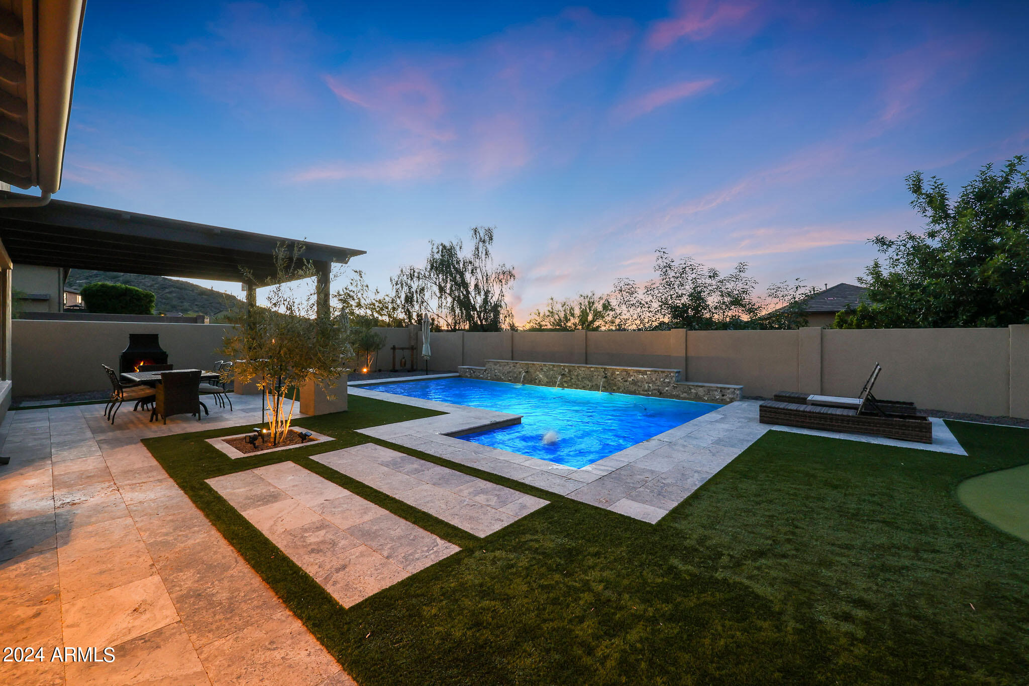 6746 W ROBERTA Lane