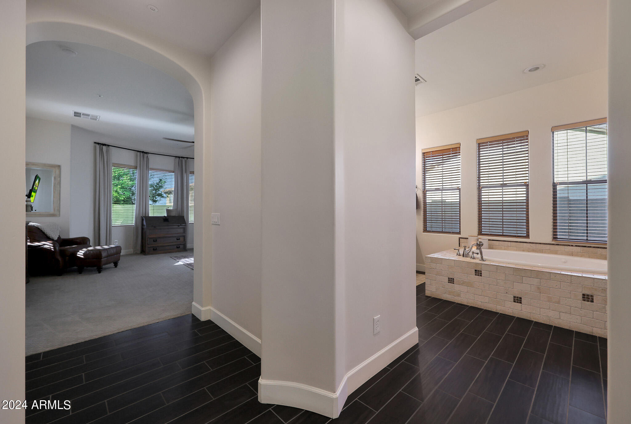 6746 W ROBERTA Lane