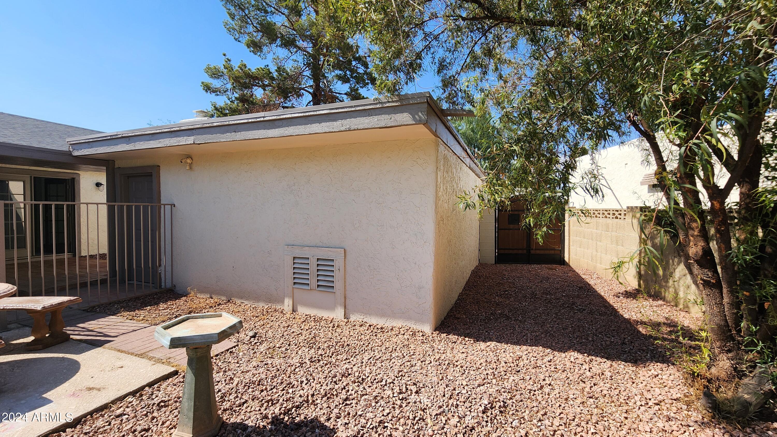 3017 W YUCCA Street