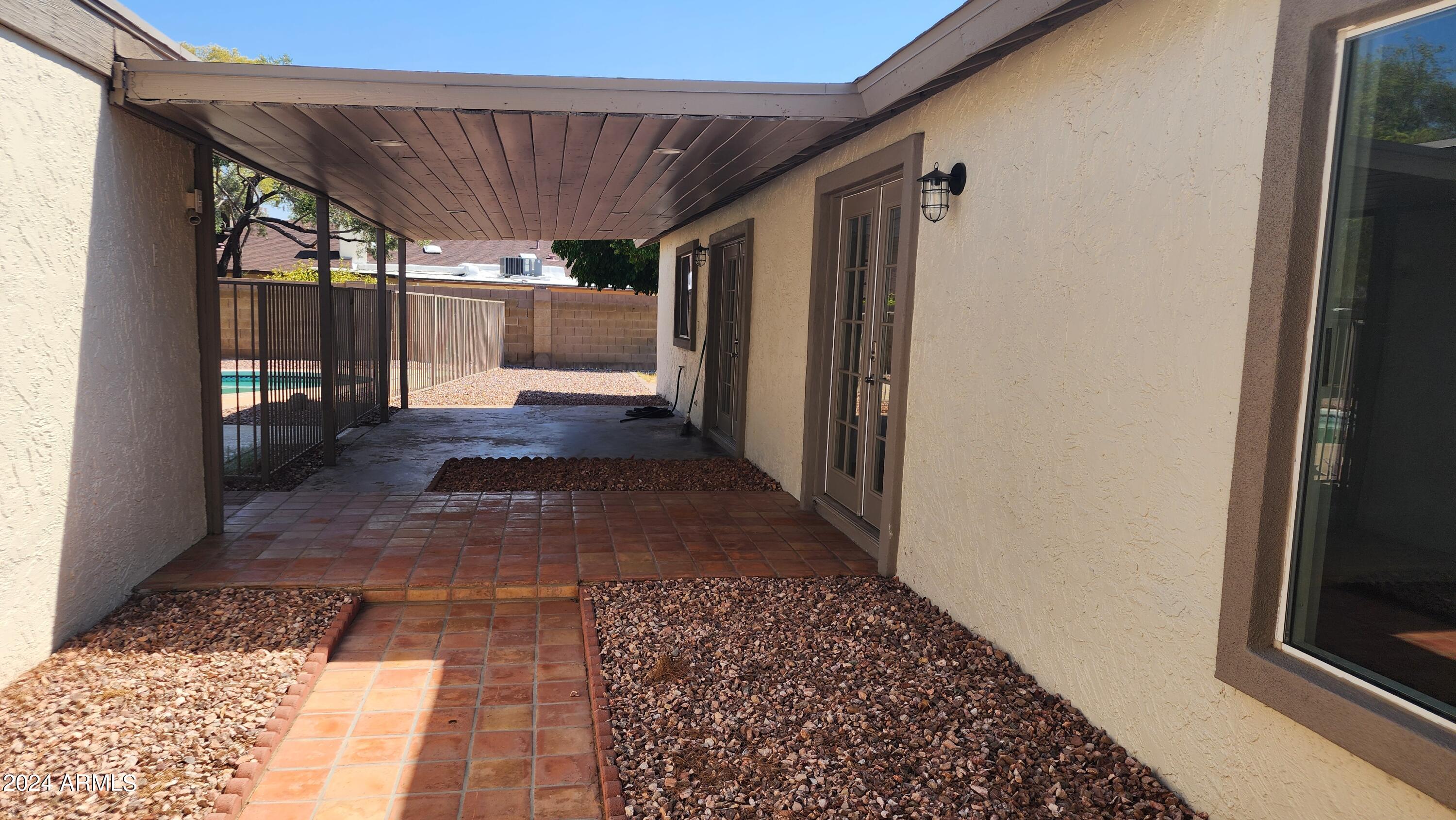 3017 W YUCCA Street