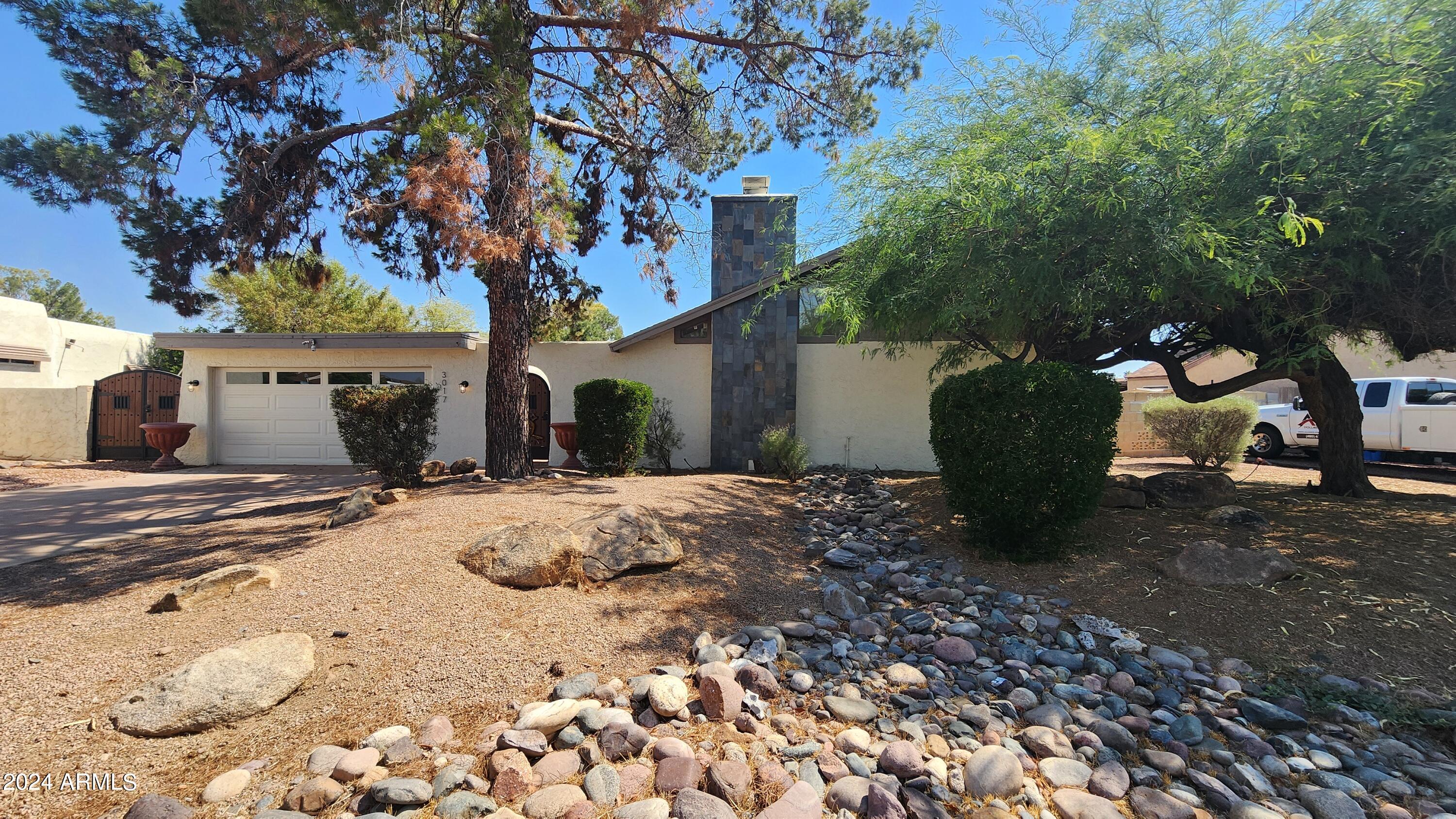 3017 W YUCCA Street