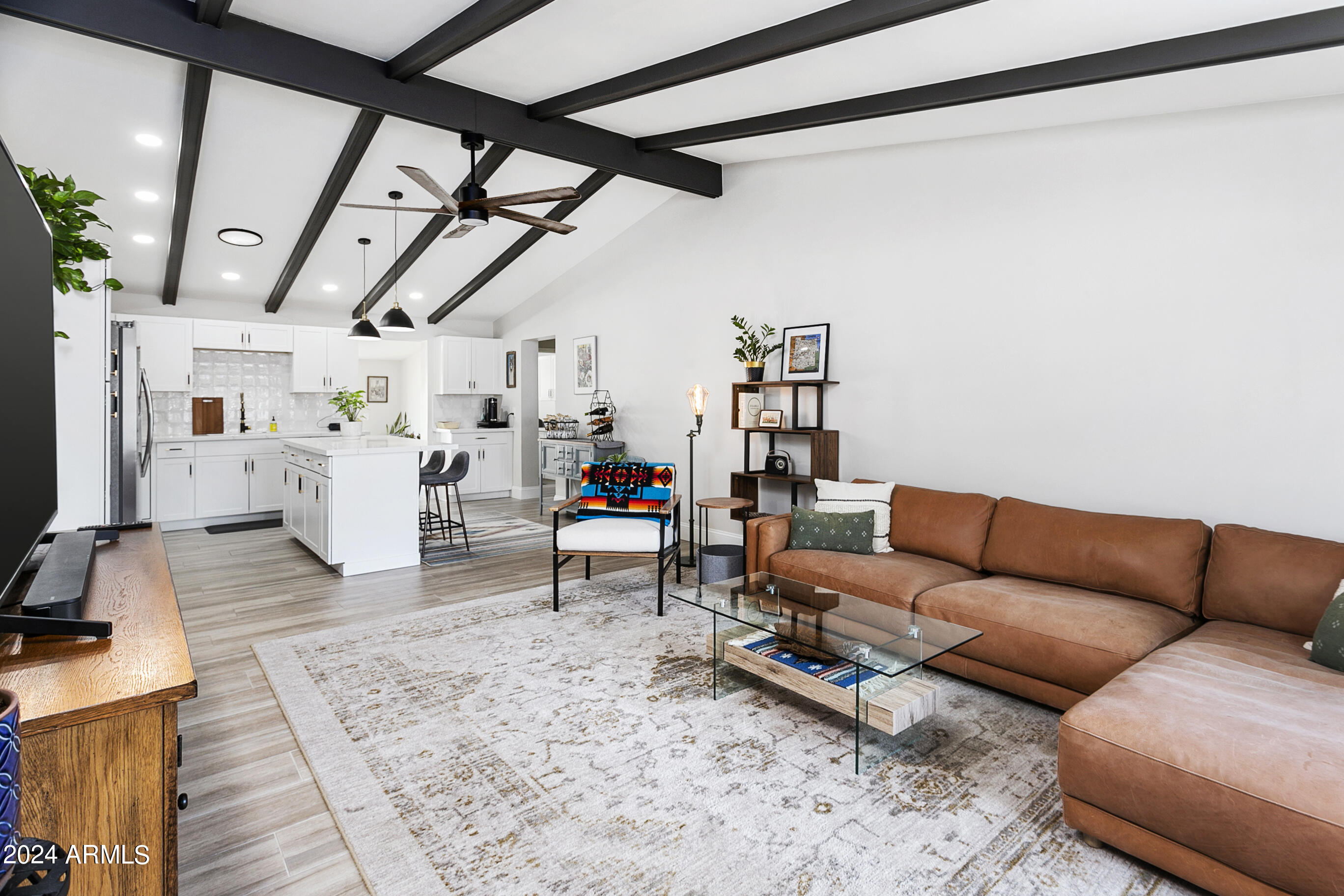 908 S LONGWOOD Loop