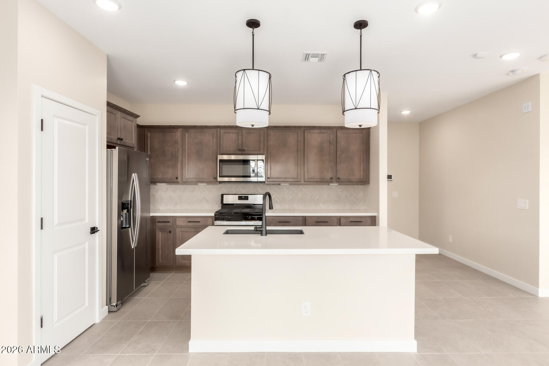 9243 E SECTOR Drive