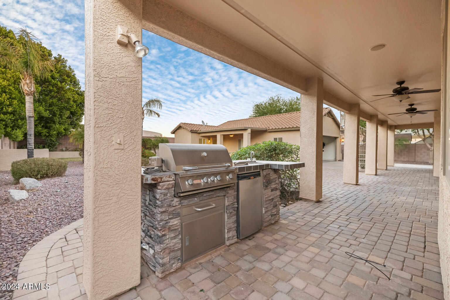 9514 W RUNNING DEER Trail