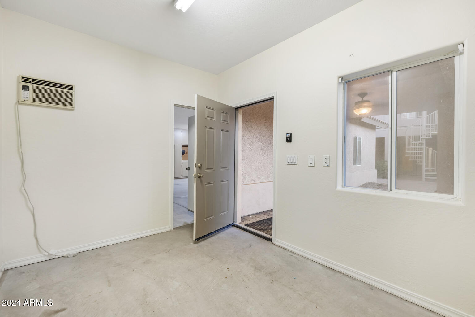 9514 W RUNNING DEER Trail