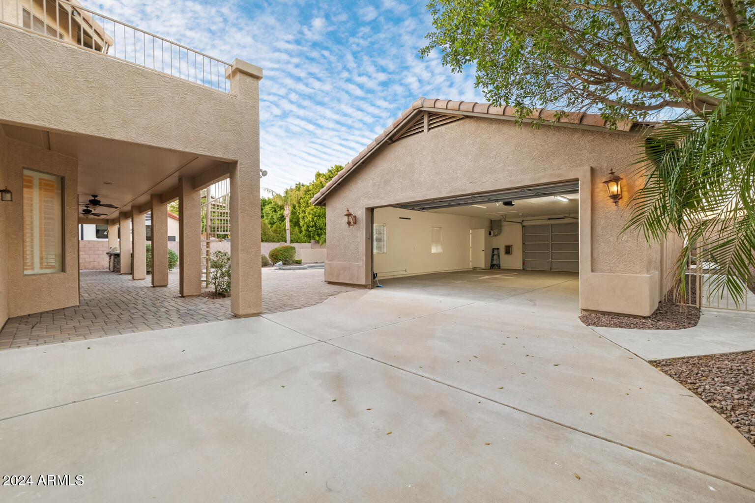 9514 W RUNNING DEER Trail