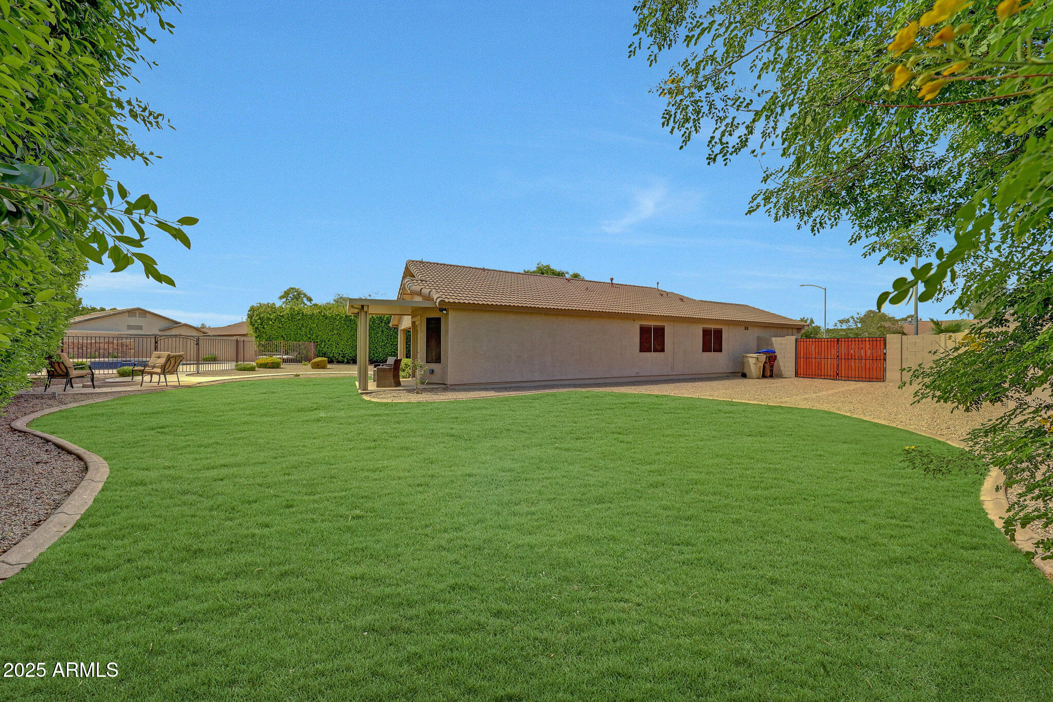 8207 W YUKON Drive