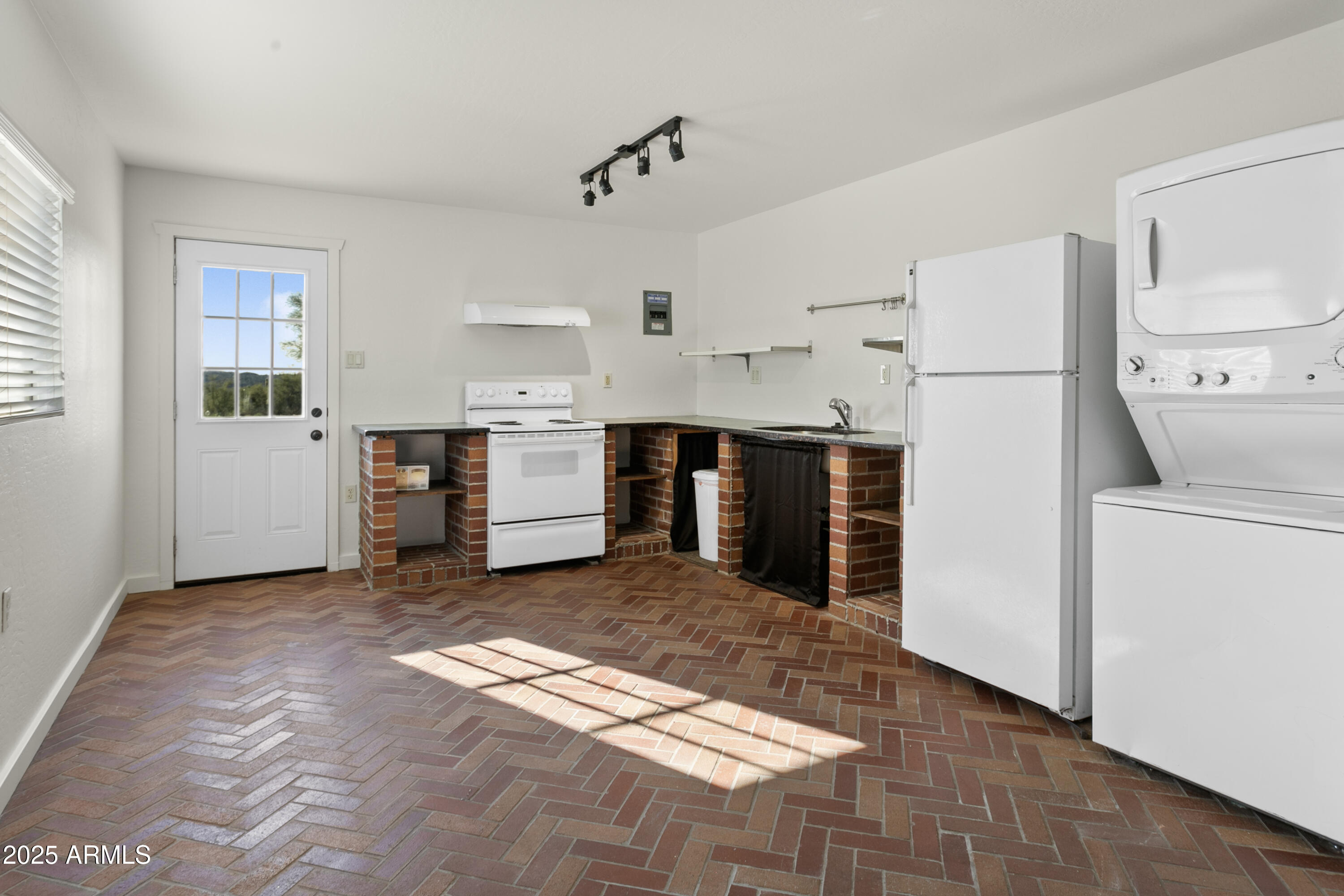 7823 E CELESTIAL Street