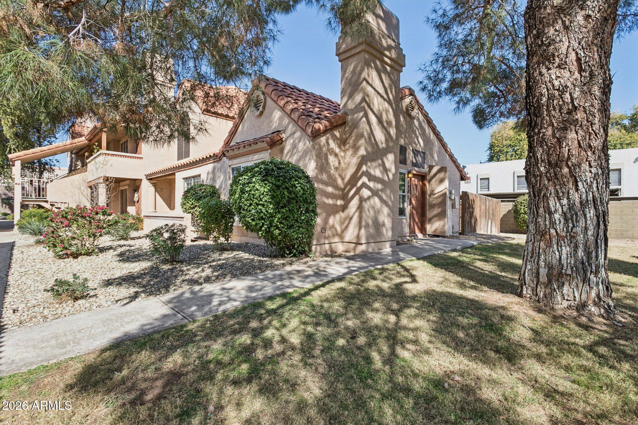 4901 E KELTON Lane 1267