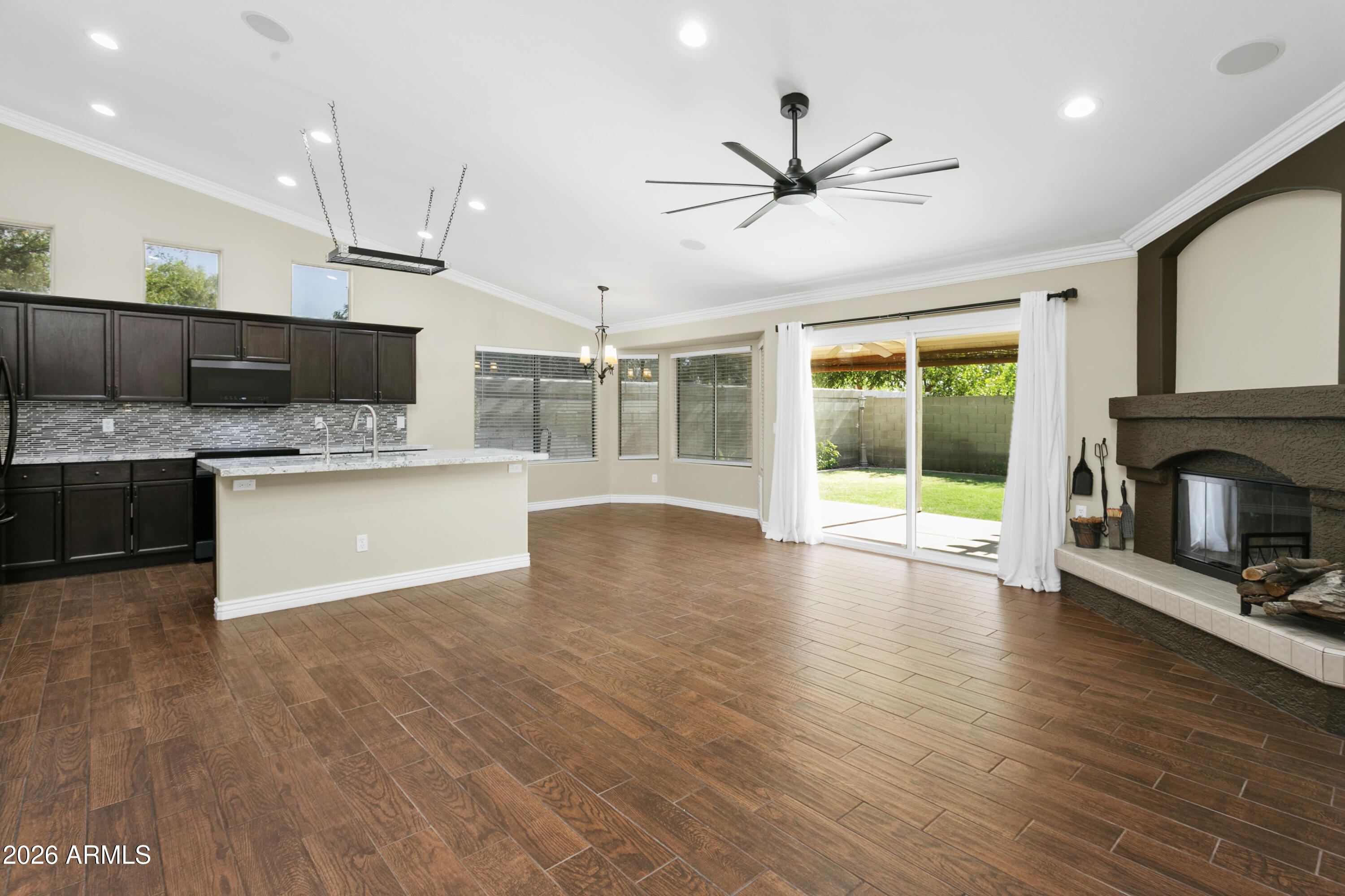 6 N BOULDER Street
