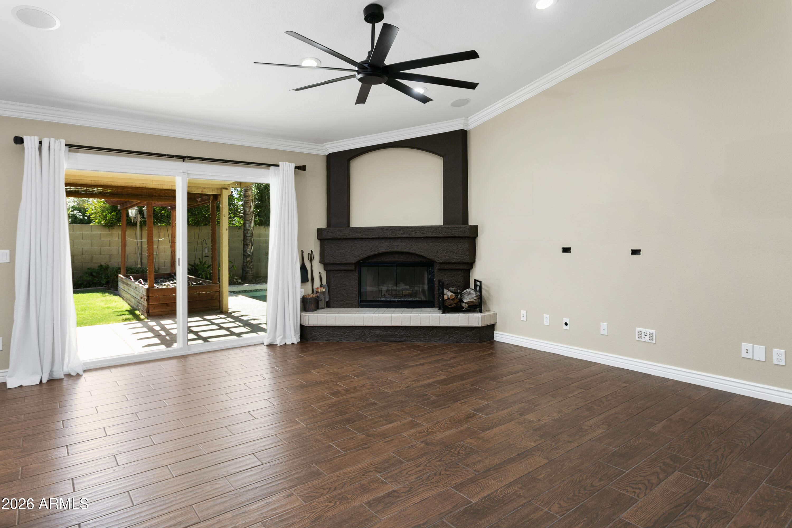 6 N BOULDER Street