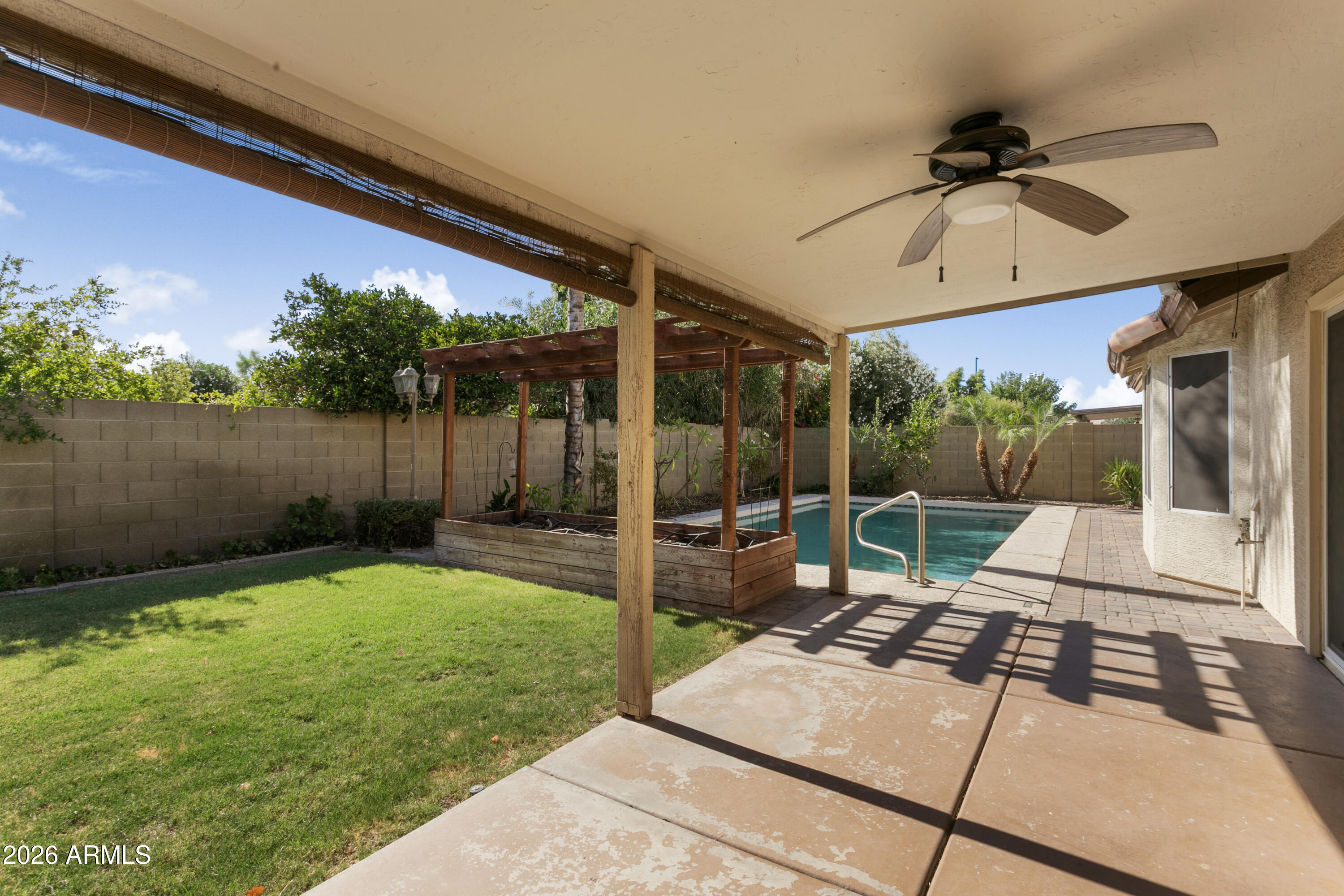 6 N BOULDER Street