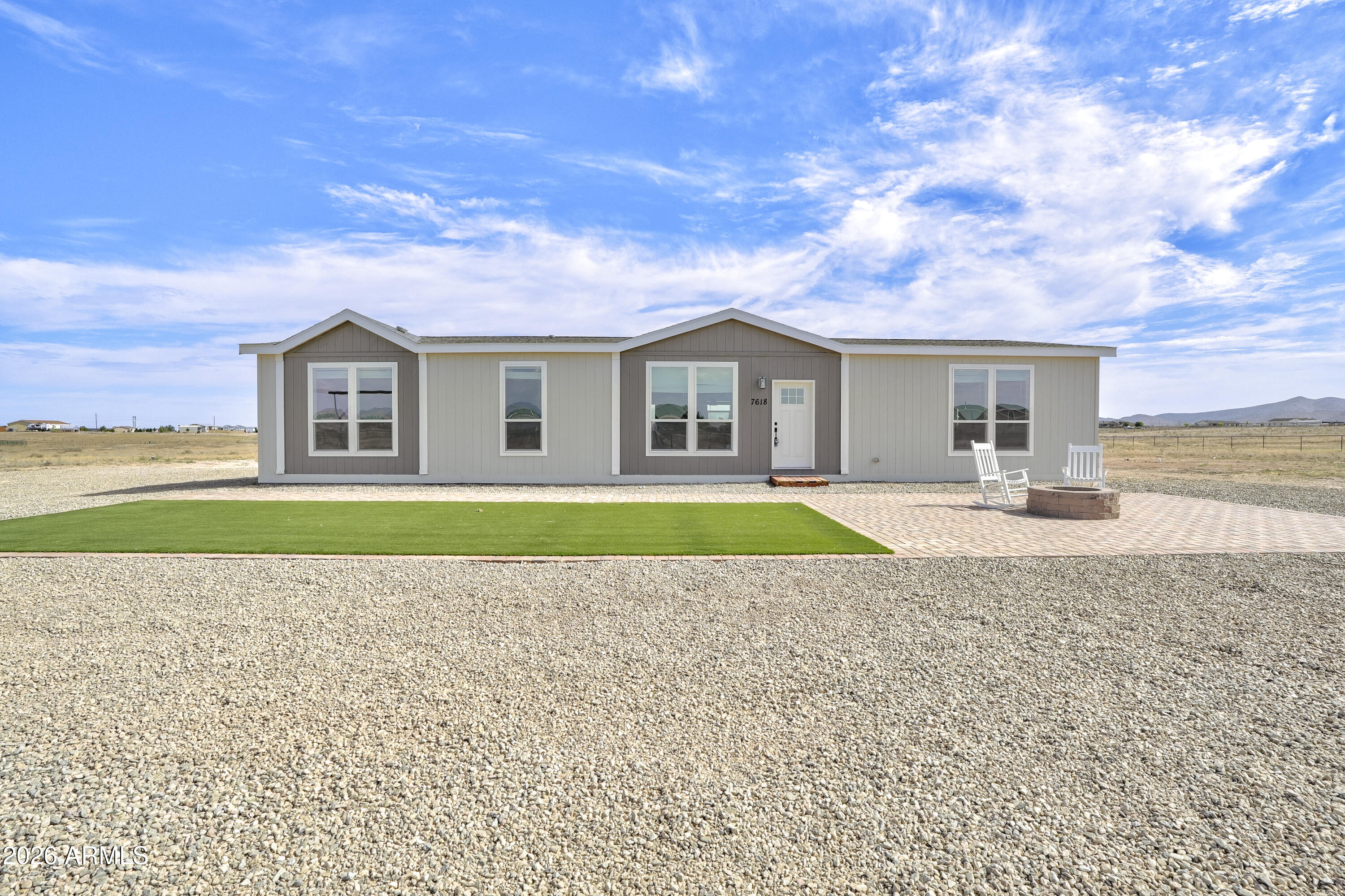 7618 E Dog Ranch Road