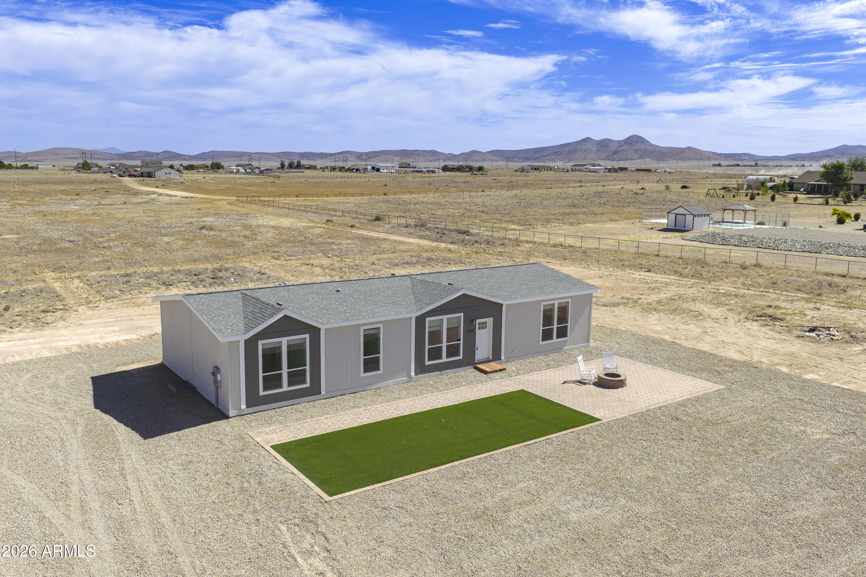 7618 E Dog Ranch Road