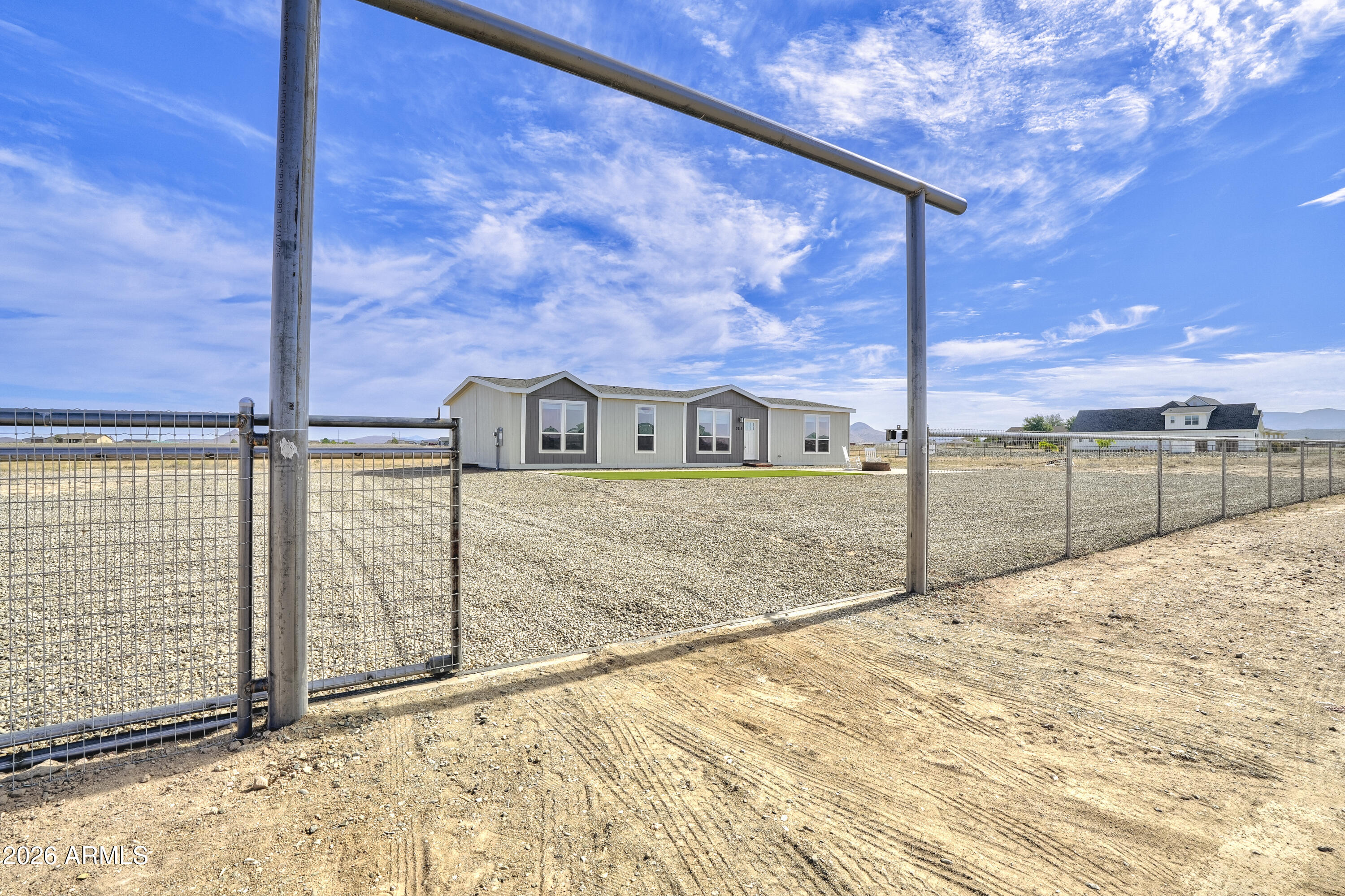 7618 E Dog Ranch Road