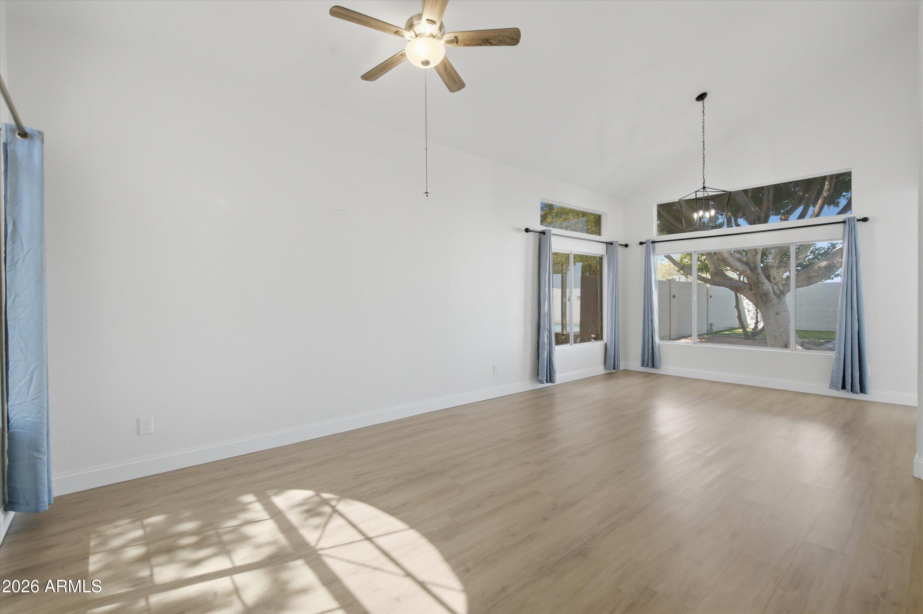 3522 N ARABELLA