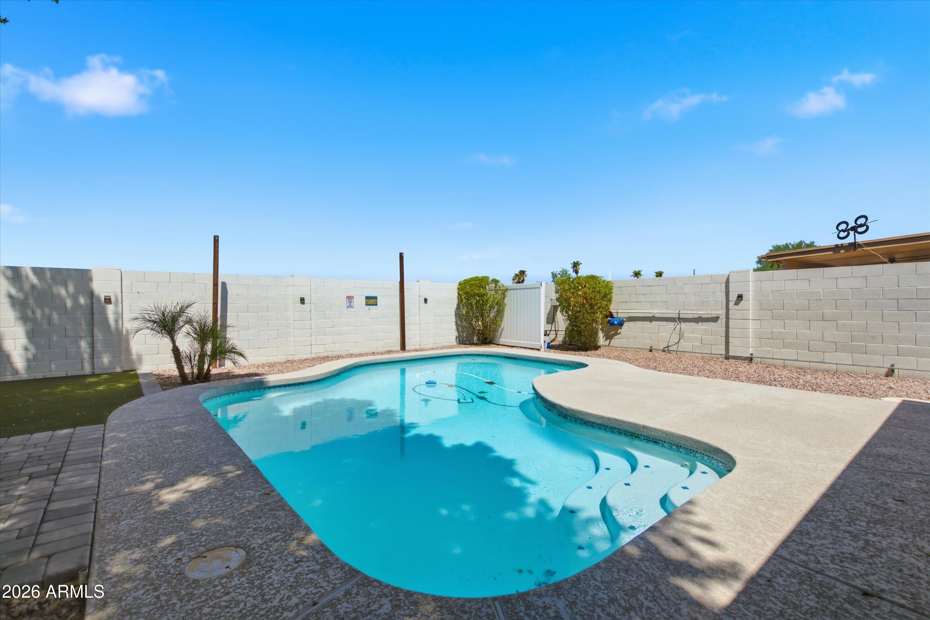 3522 N ARABELLA