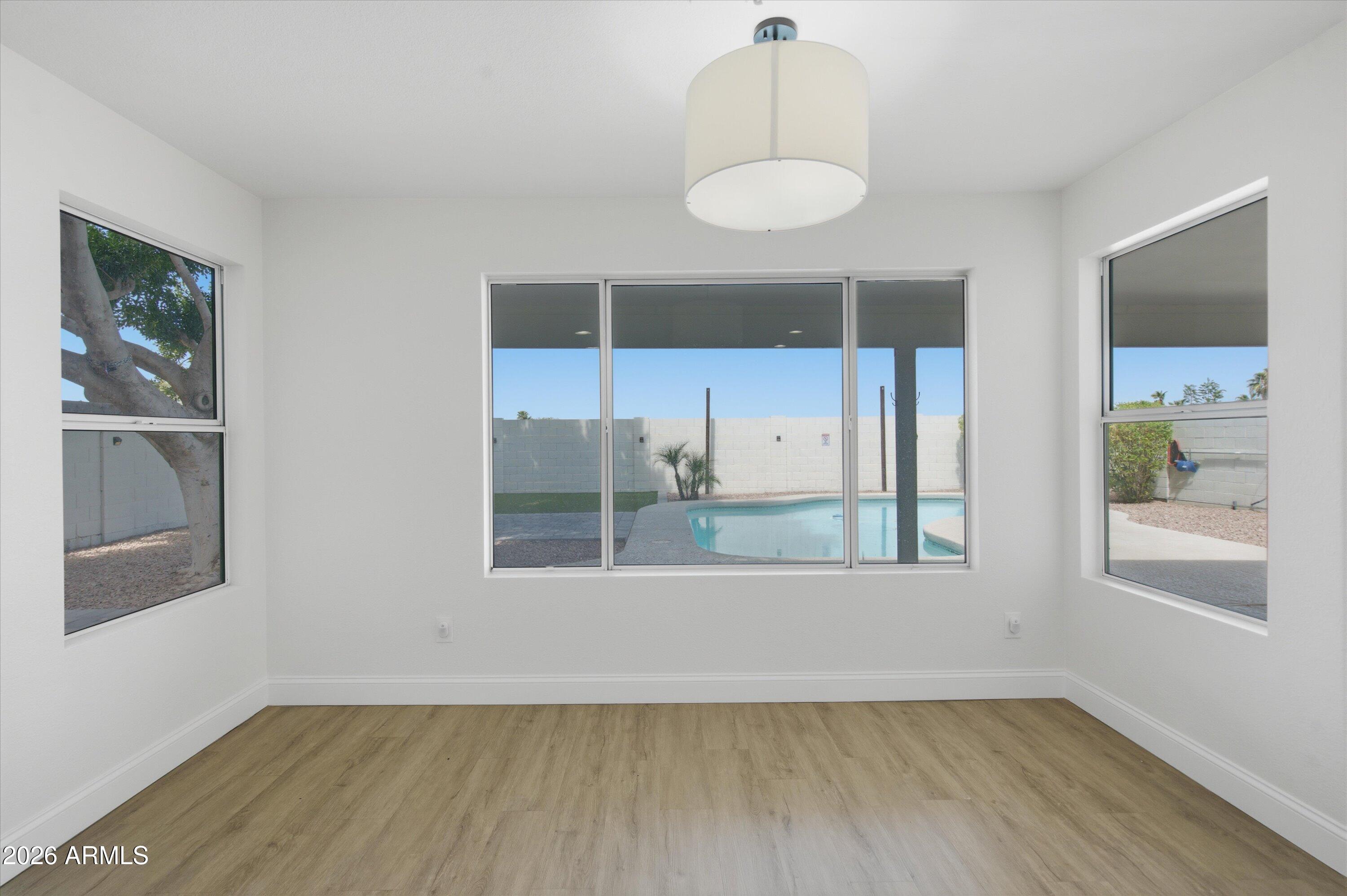 3522 N ARABELLA