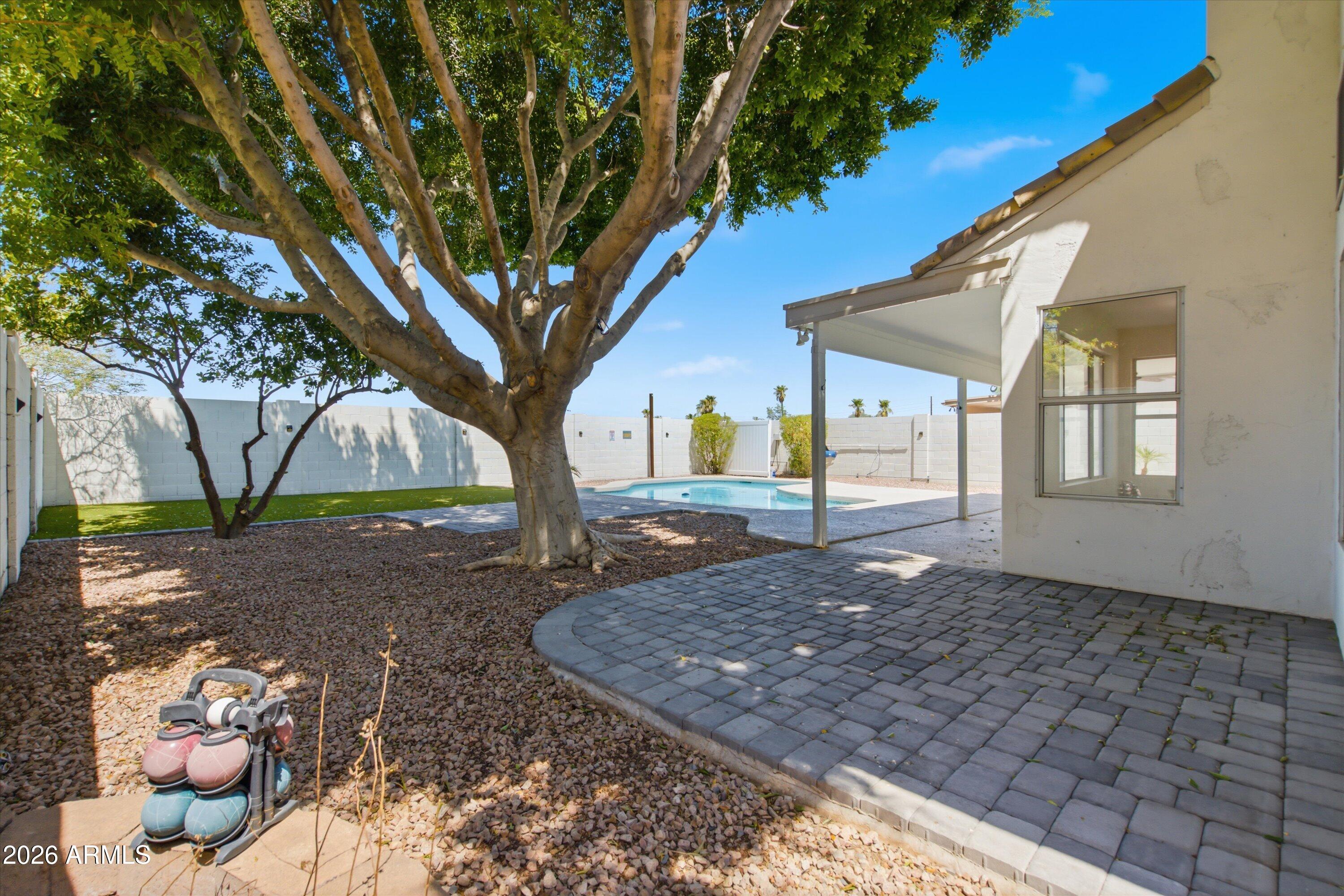 3522 N ARABELLA