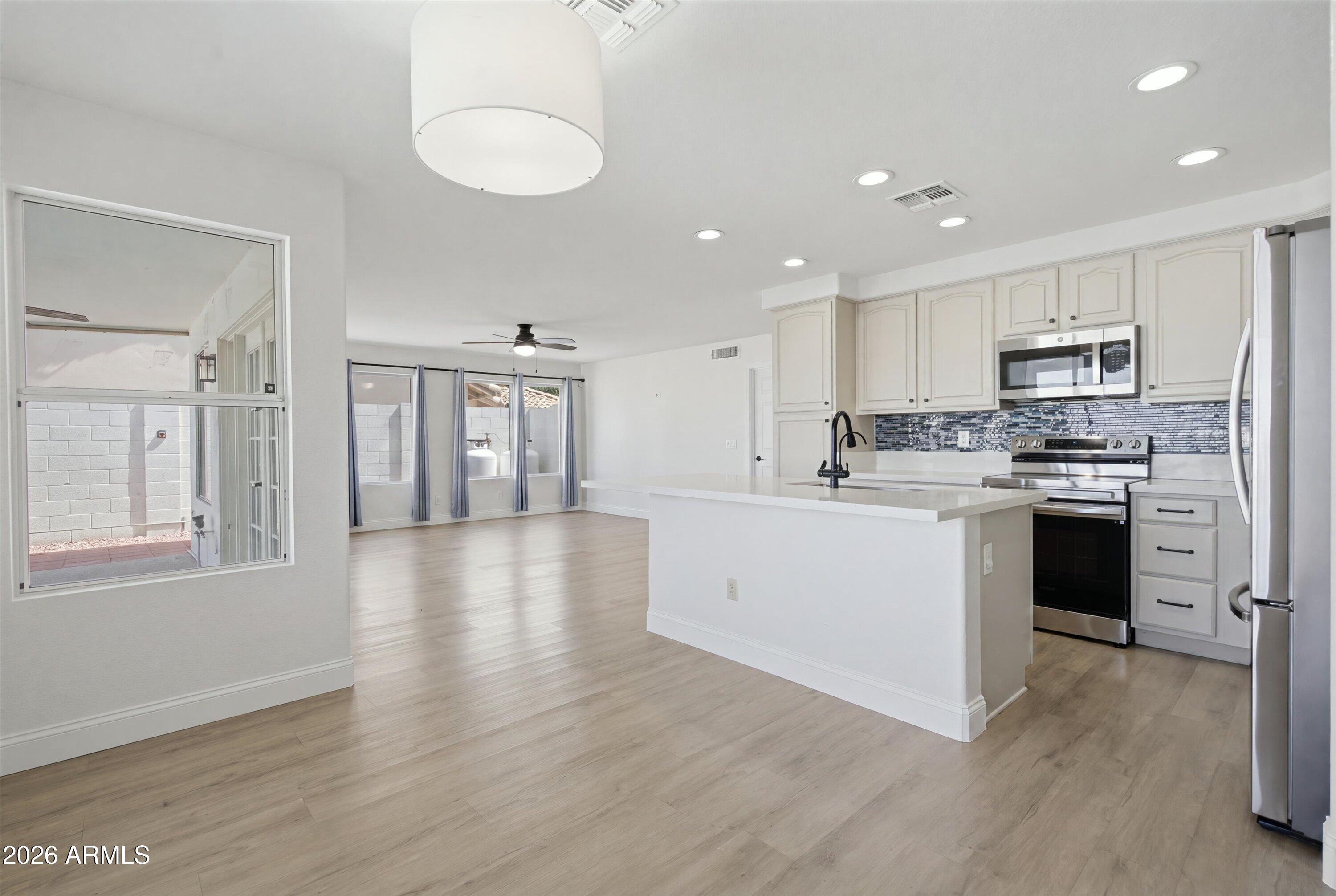 3522 N ARABELLA