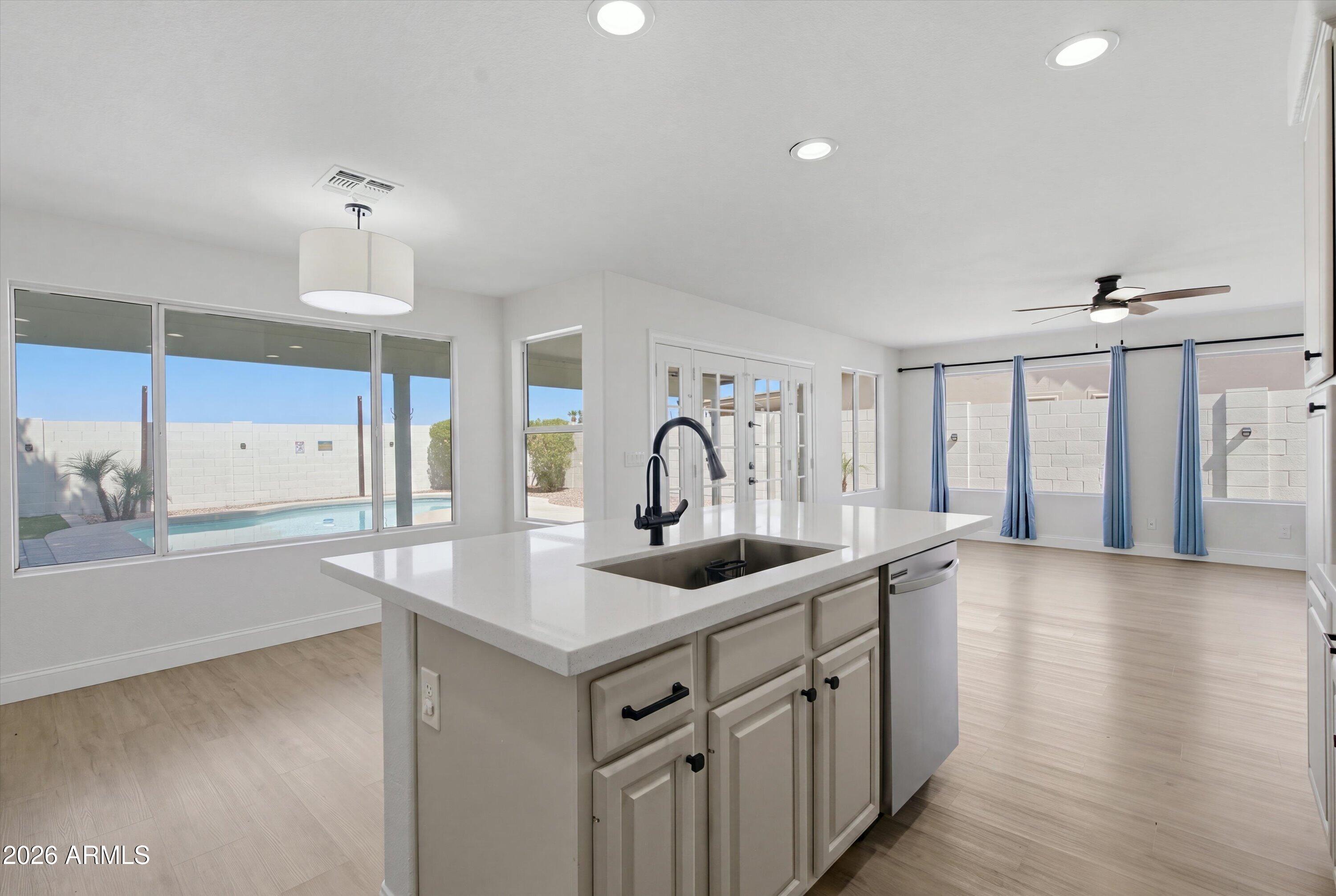 3522 N ARABELLA