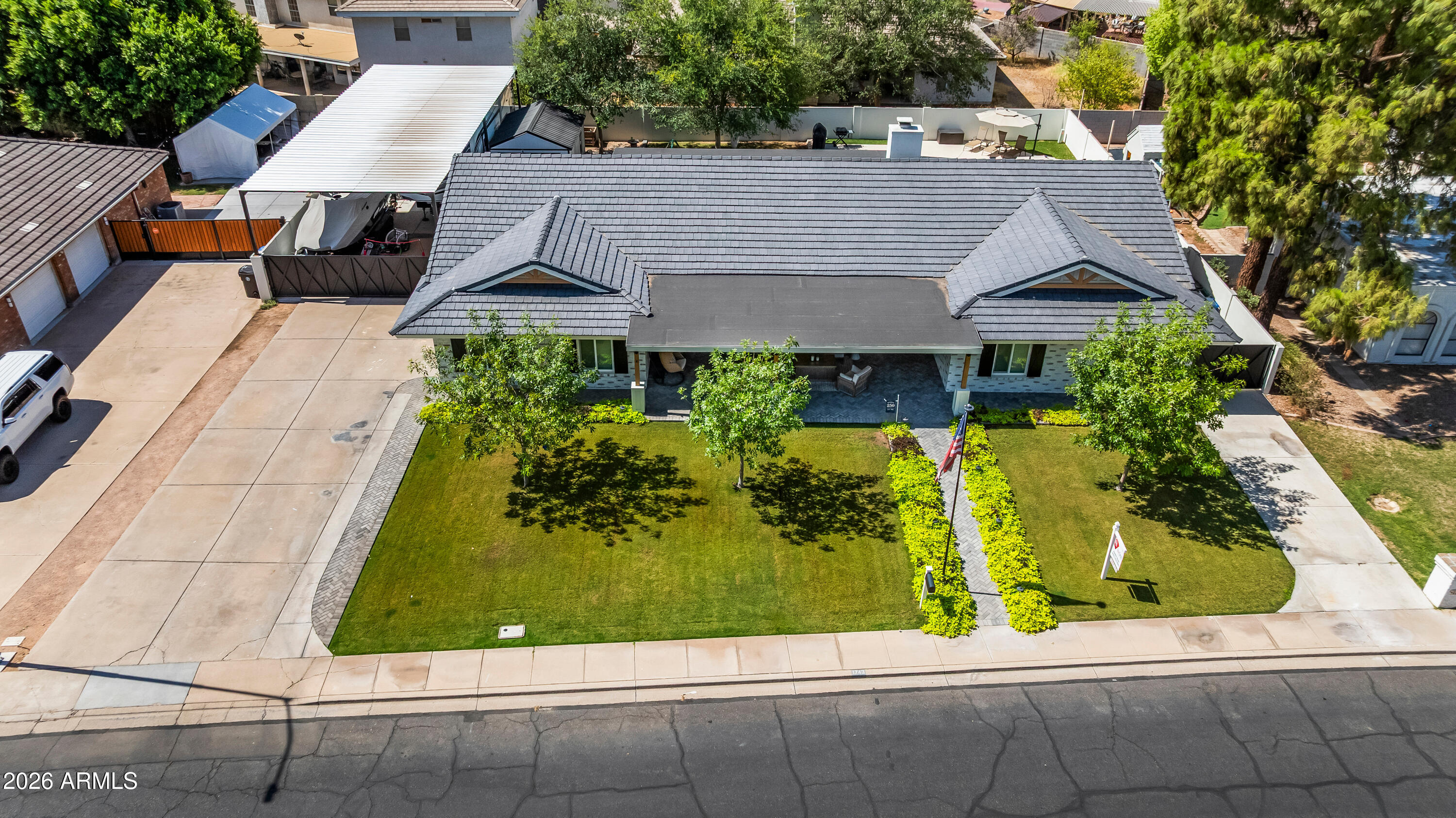 1743 E EVERGREEN Street