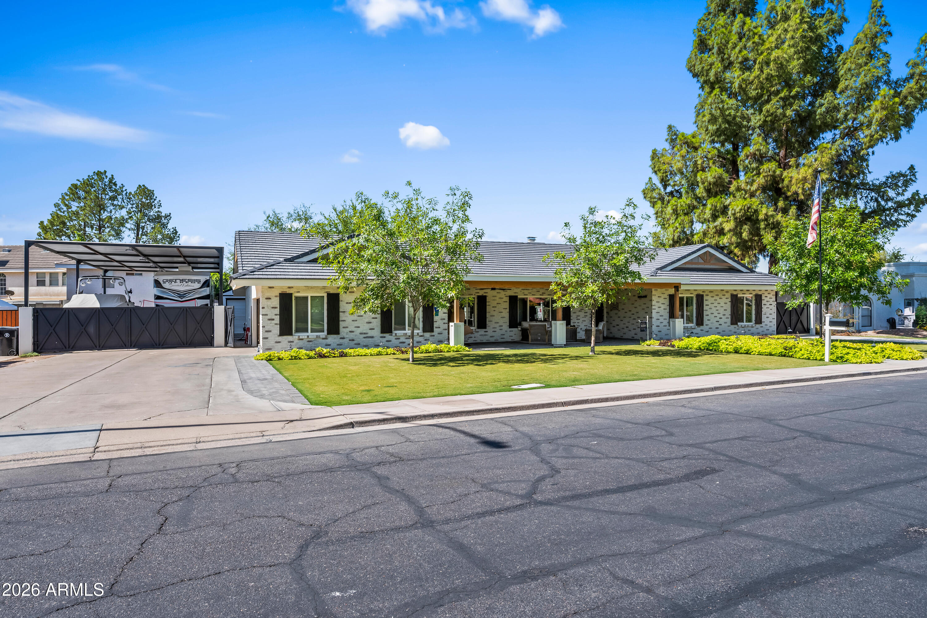 1743 E EVERGREEN Street