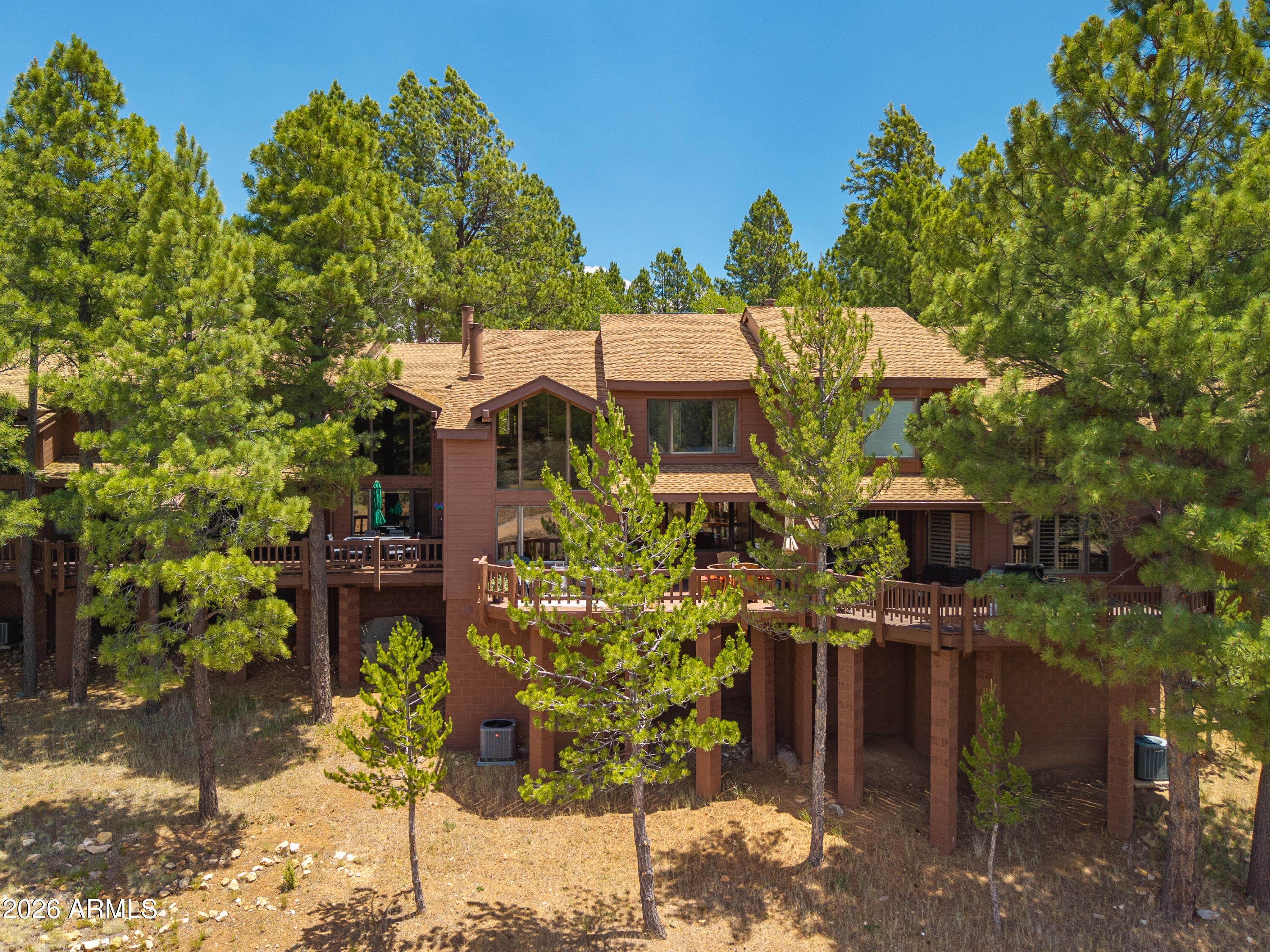1033 N LAKEPOINT Way
