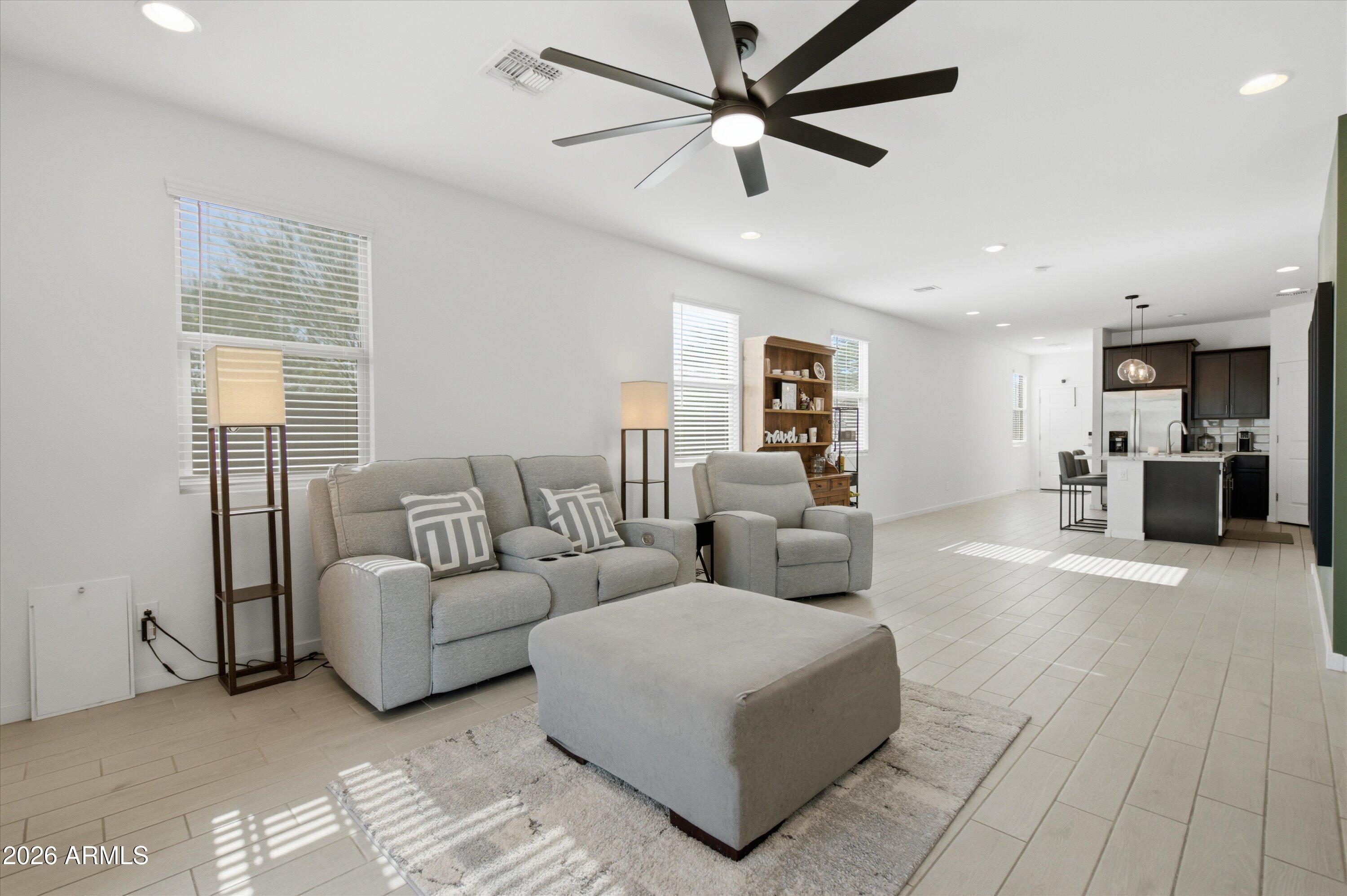 3537 E SANDOVAL Drive