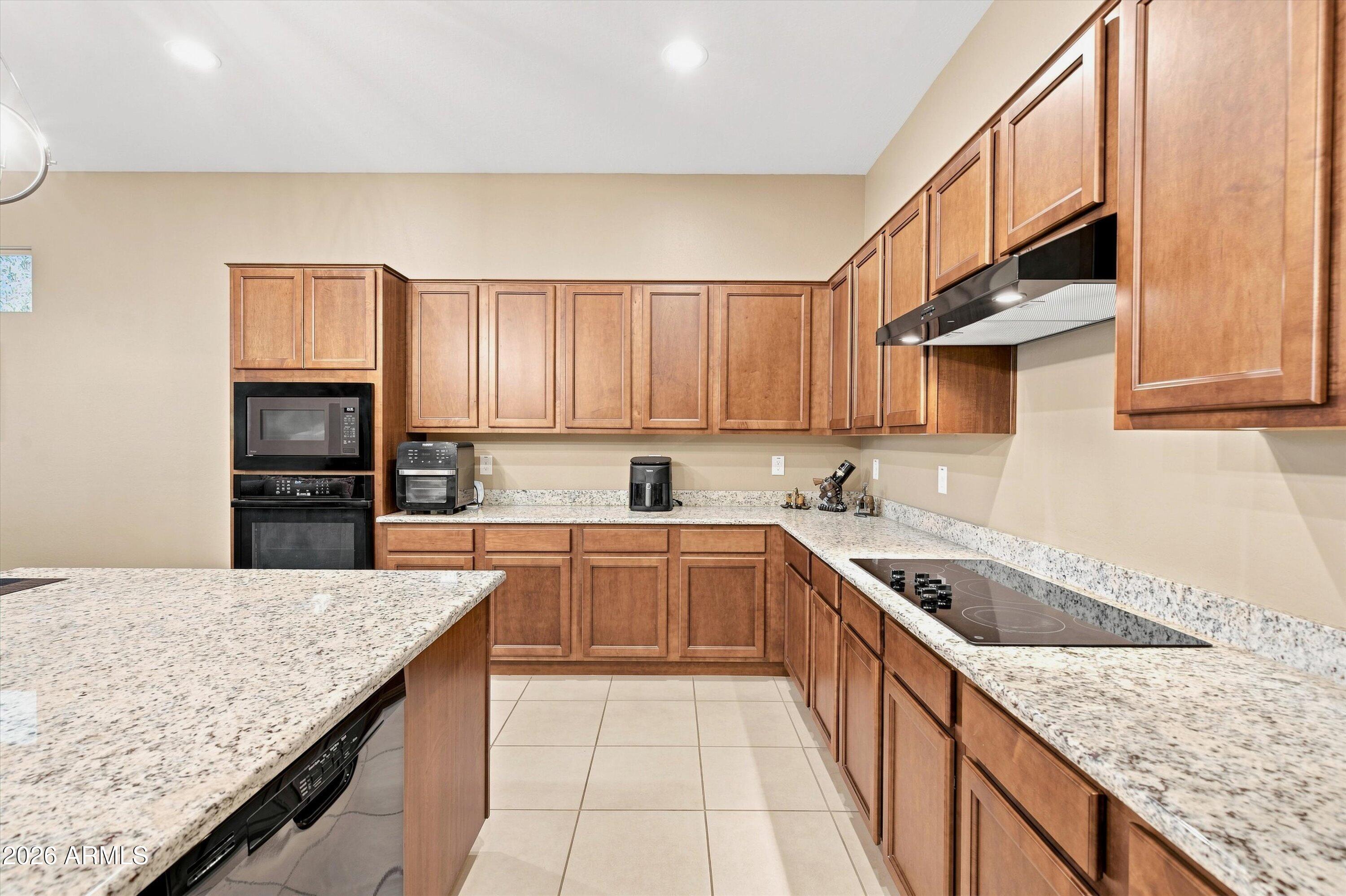 41343 W ARVADA Lane