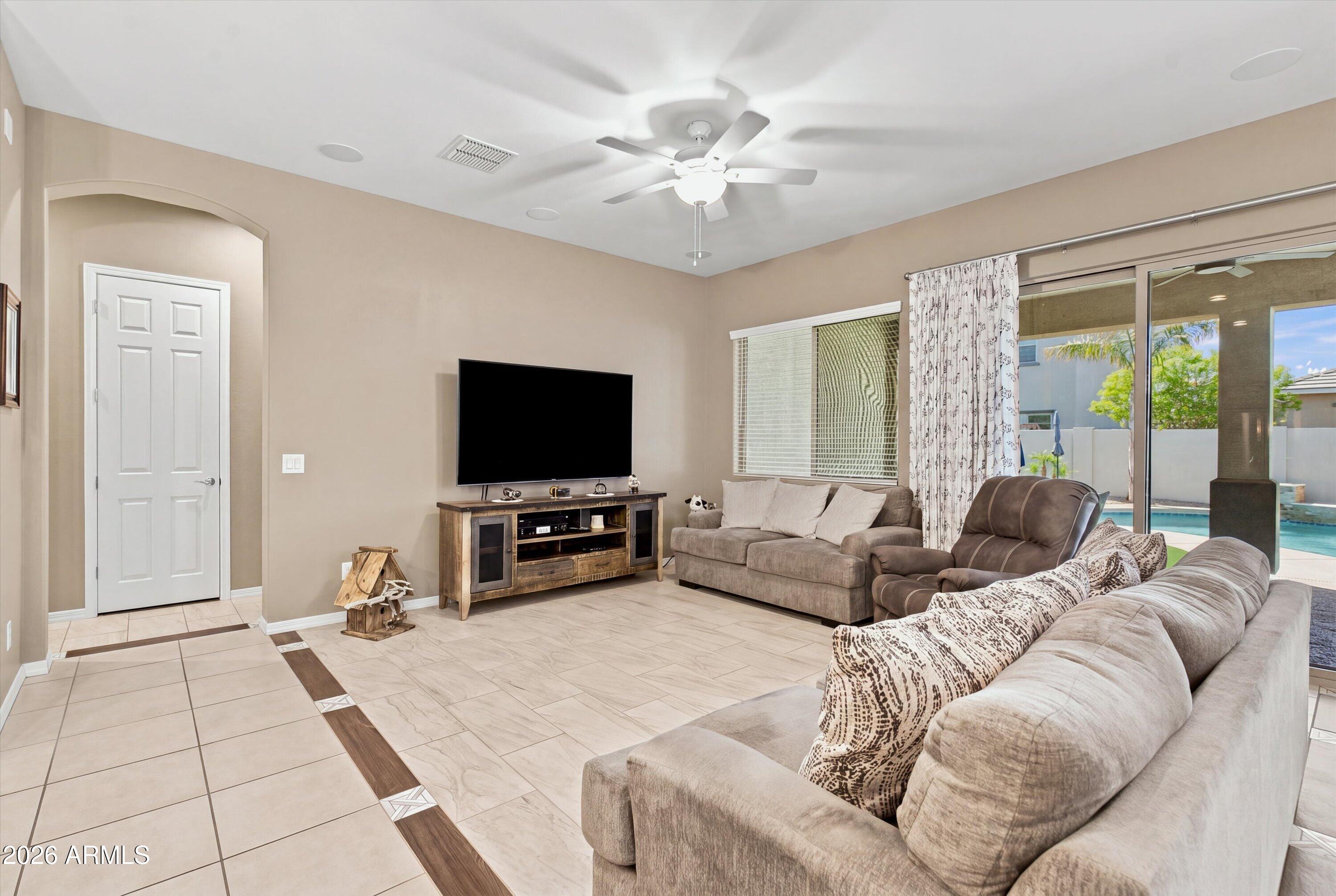 41343 W ARVADA Lane