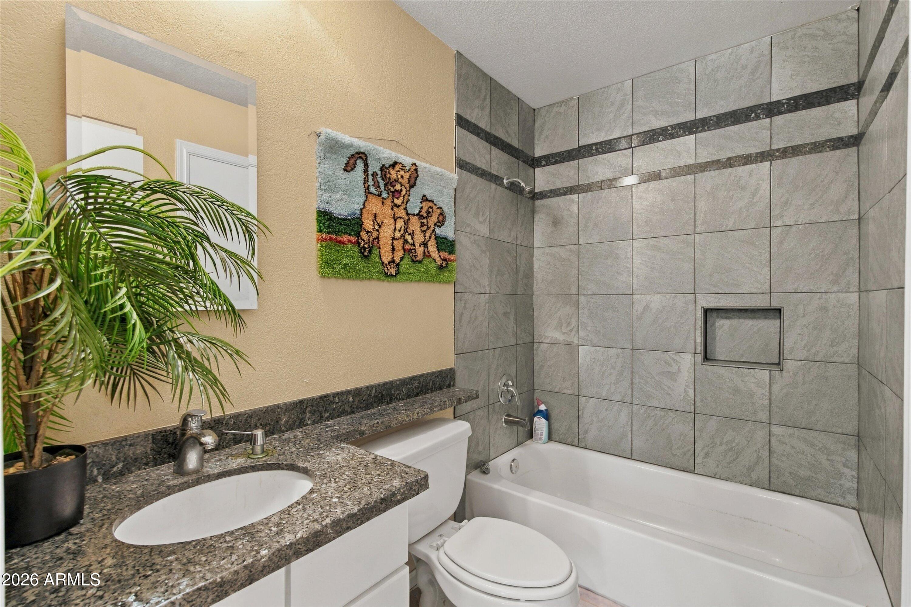 1717 E UNION HILLS Drive 2034