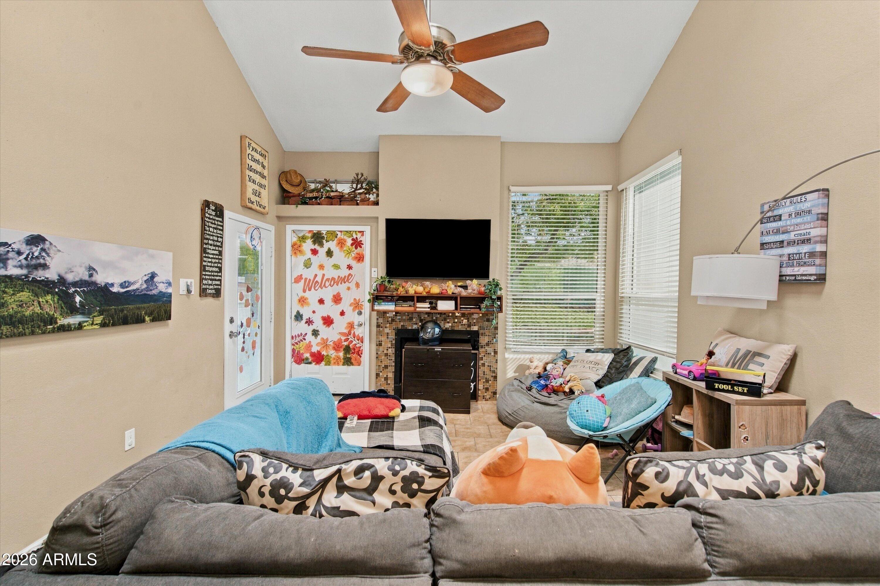 1717 E UNION HILLS Drive 2034