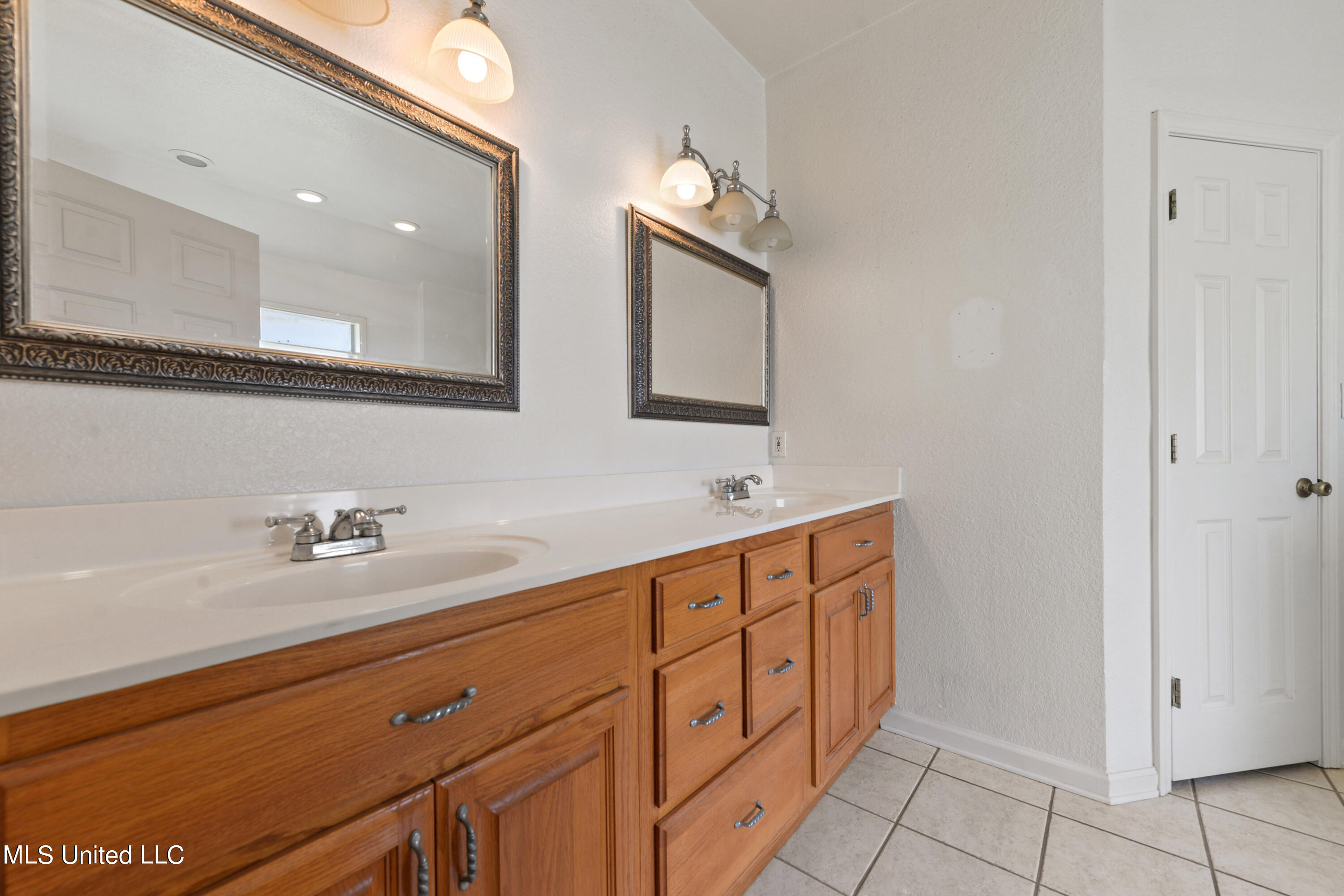 3801 Tangerine Street