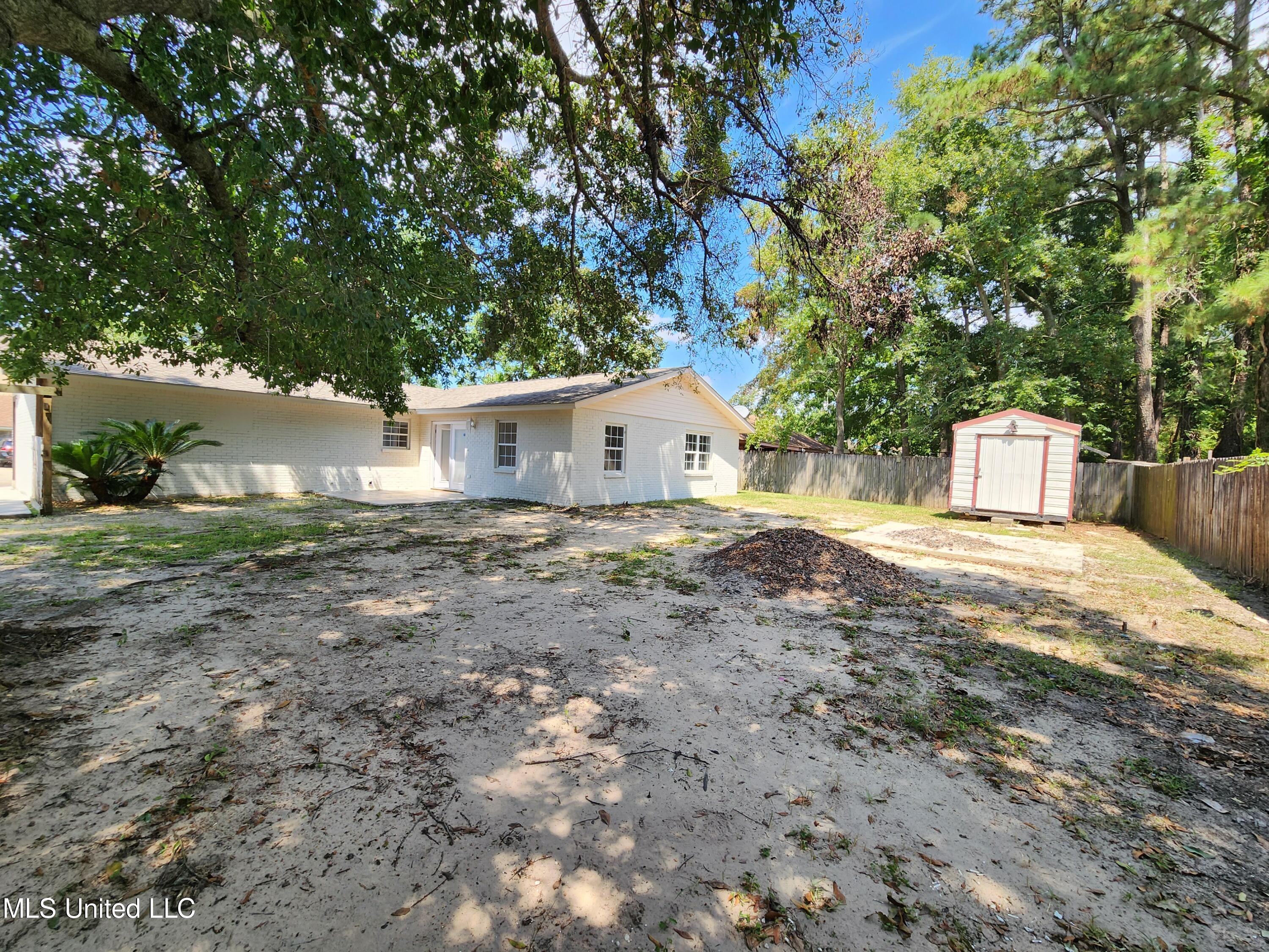 326 Dianne Drive, D'Iberville
