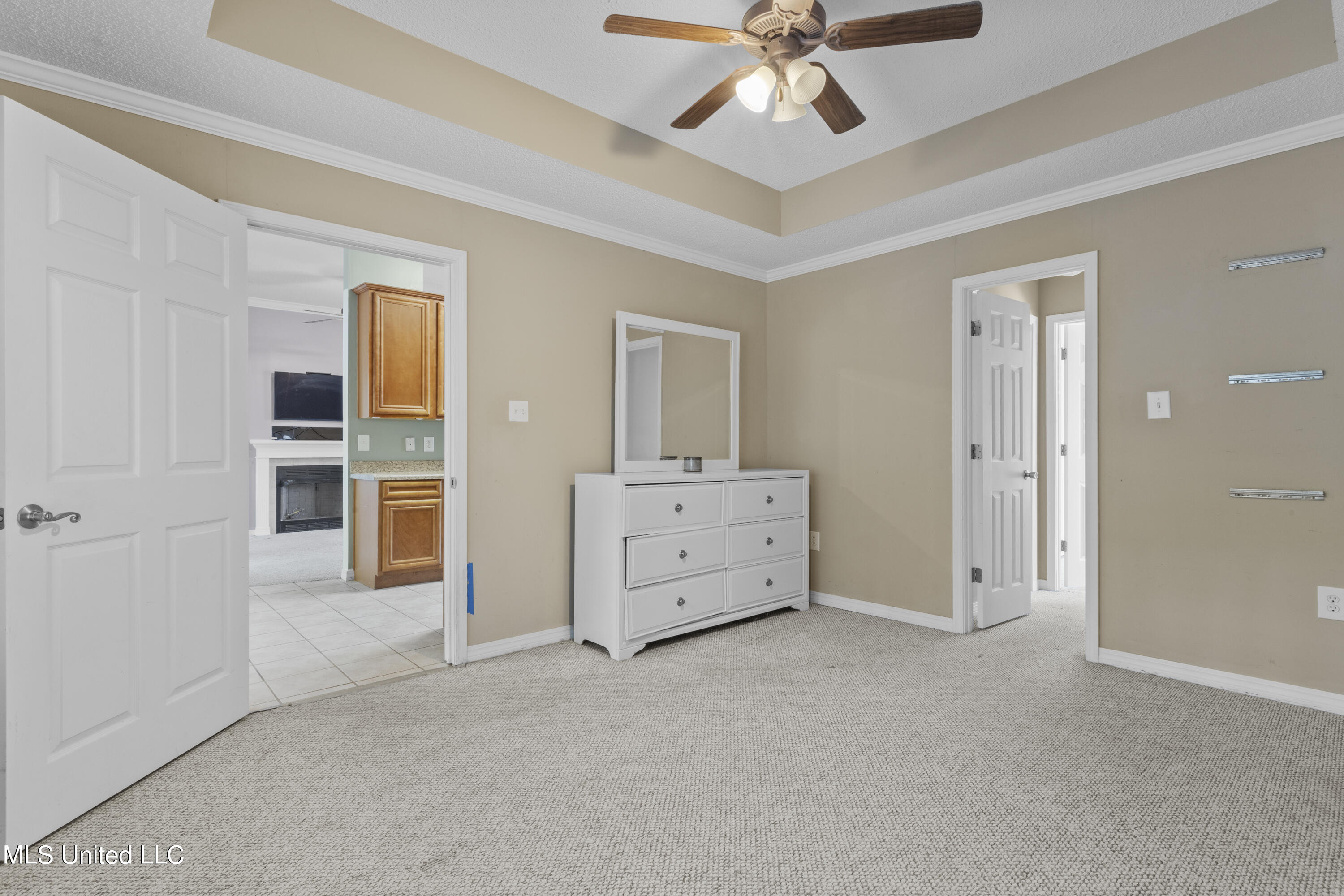 6925 Pinehurst Drive