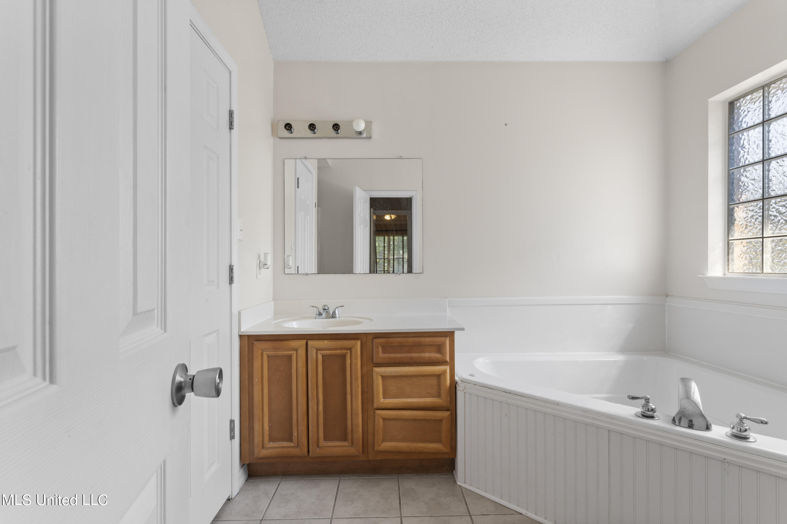 6925 Pinehurst Drive