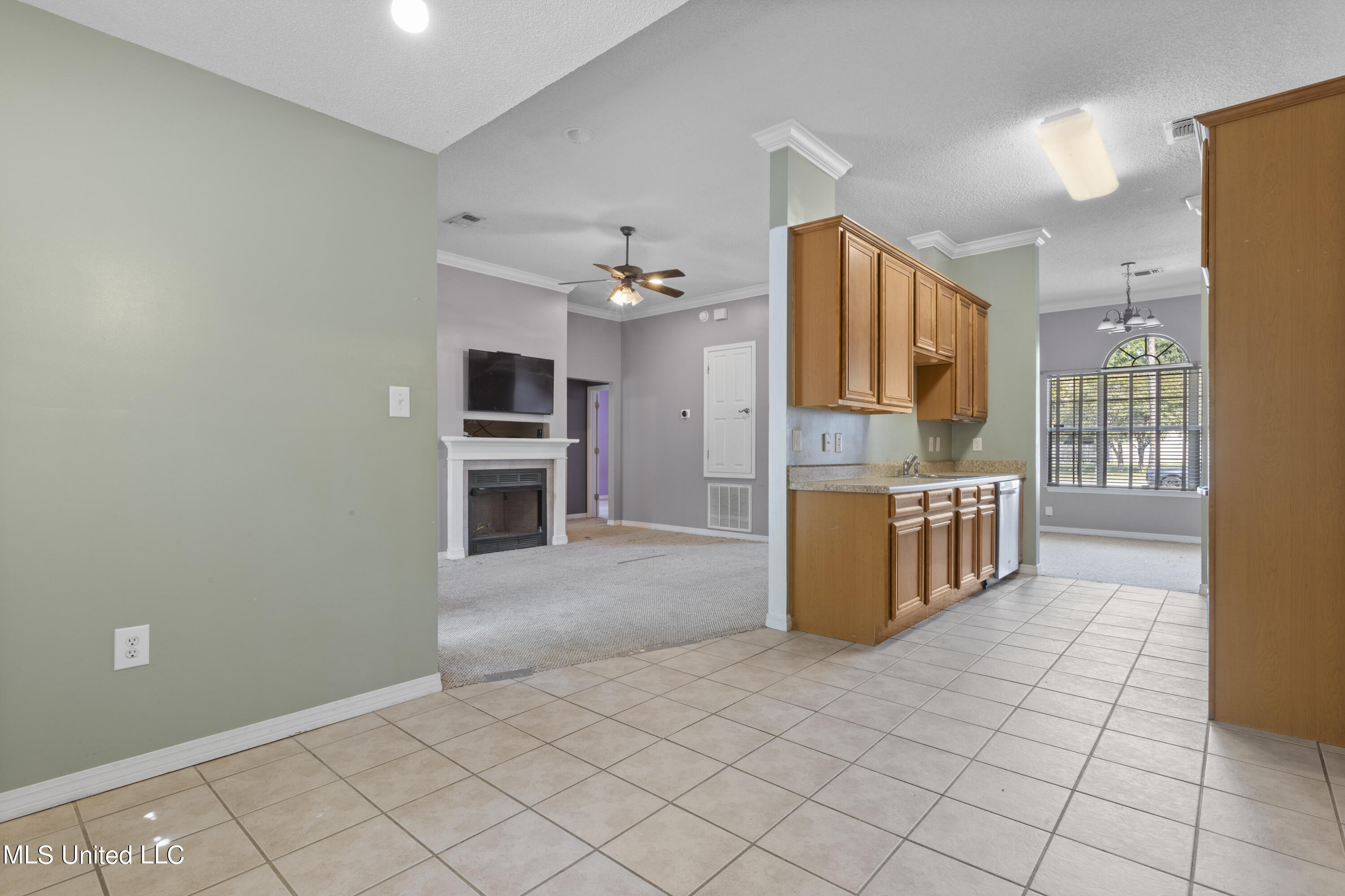 6925 Pinehurst Drive