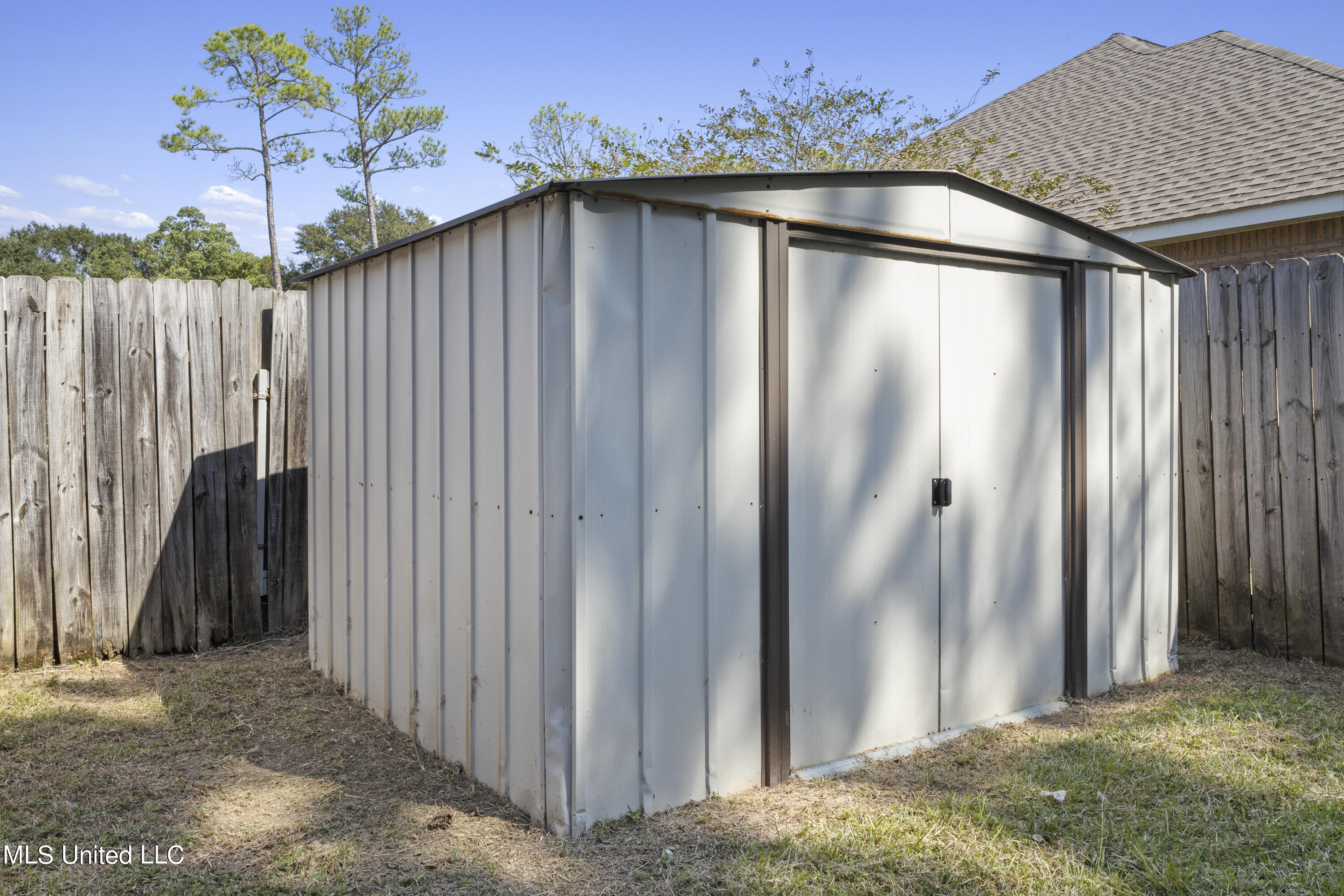 6925 Pinehurst Drive