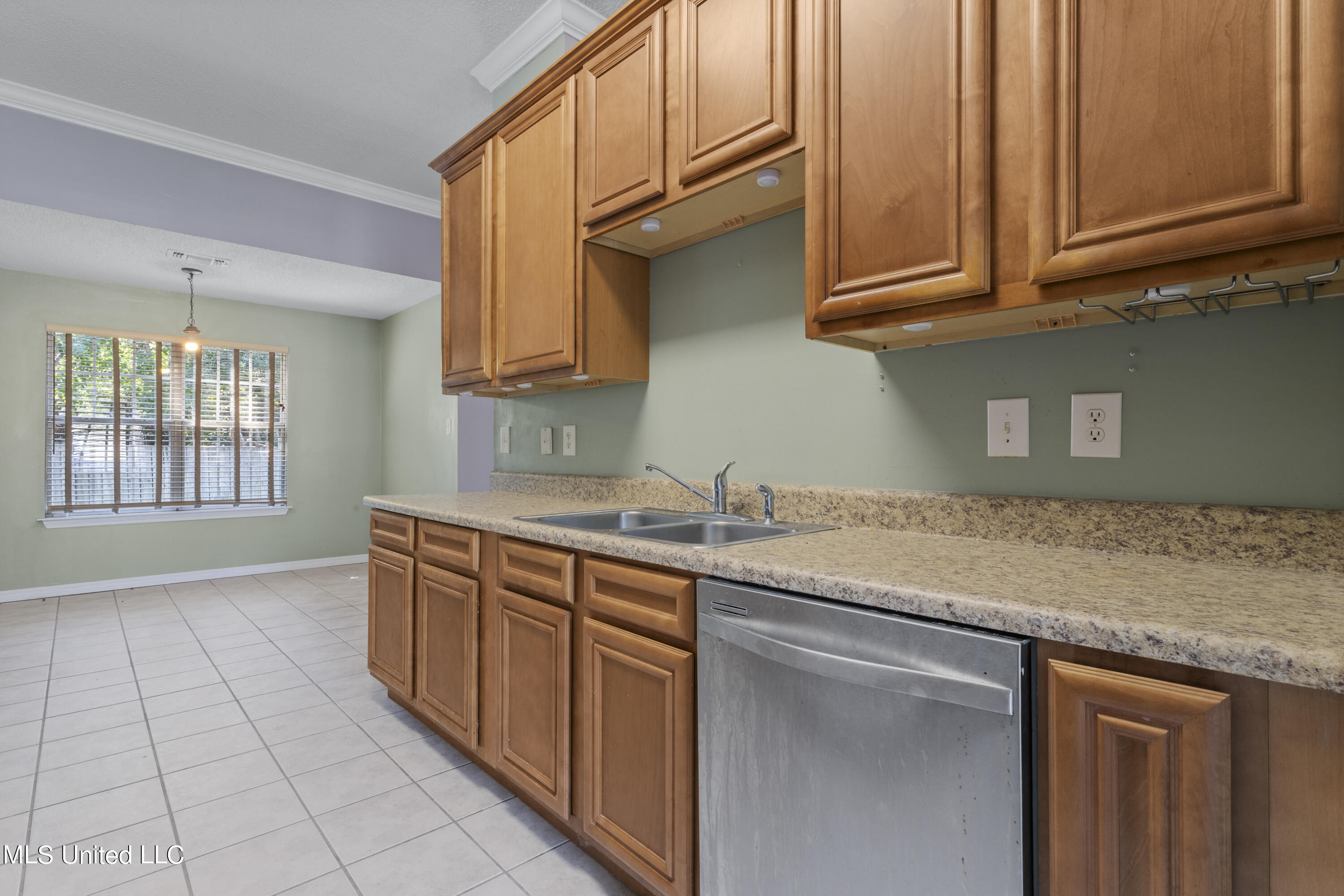 6925 Pinehurst Drive