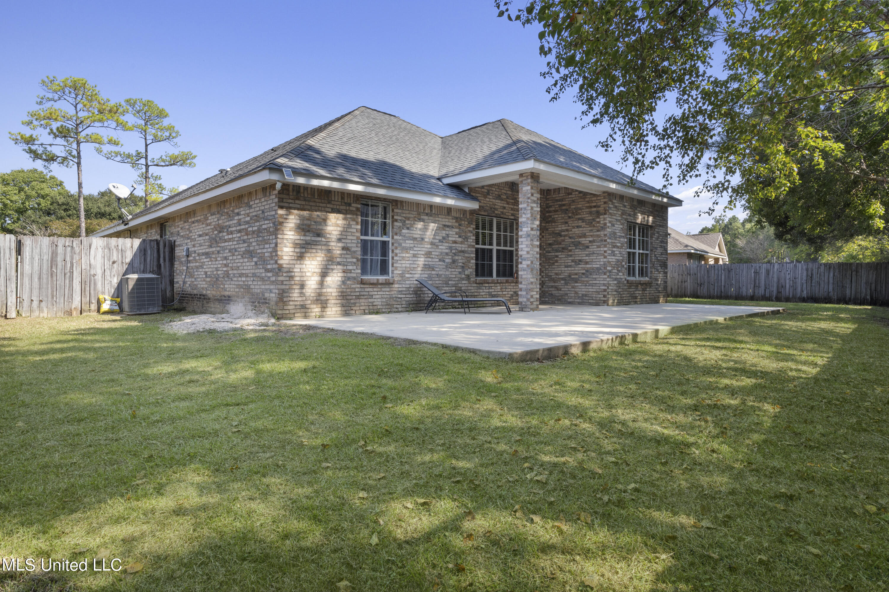 6925 Pinehurst Drive