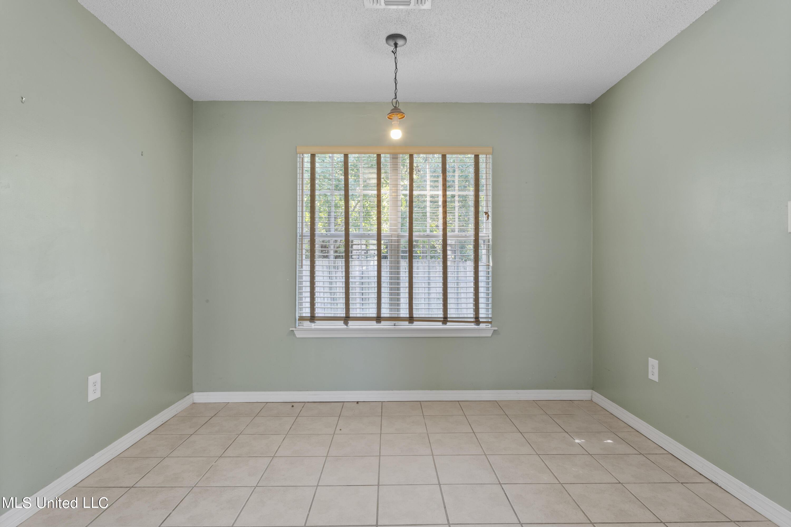 6925 Pinehurst Drive