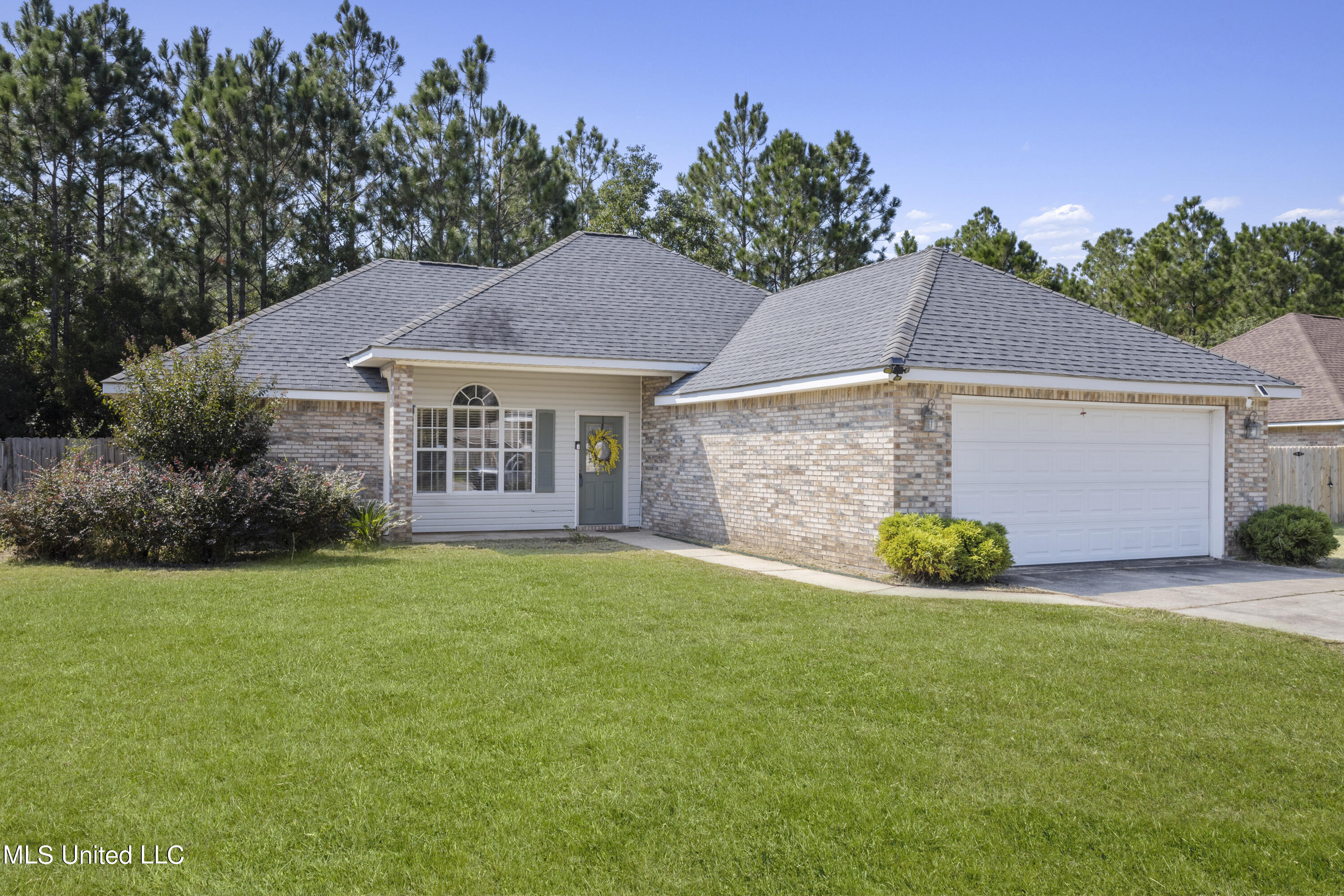 6925 Pinehurst Drive