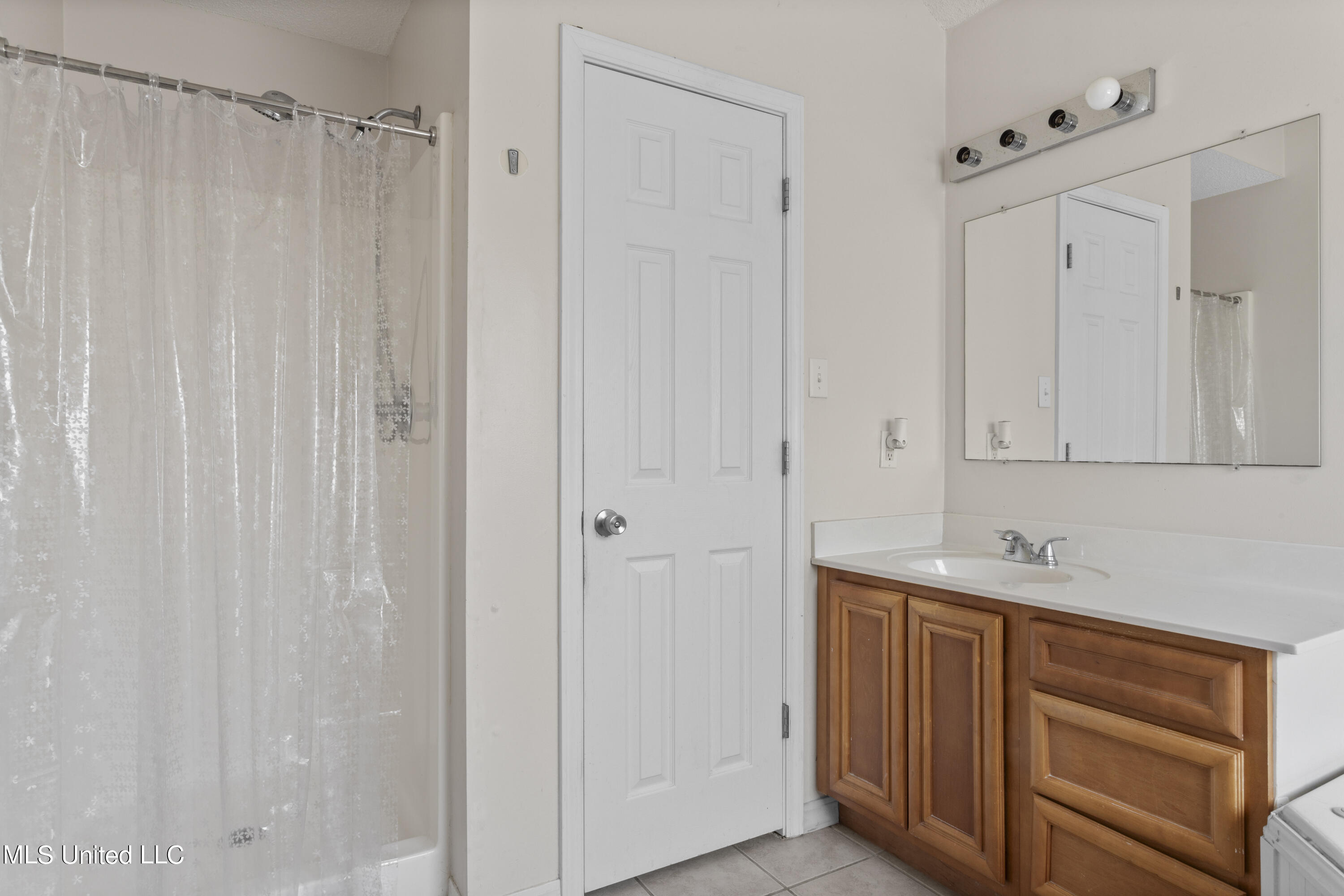 6925 Pinehurst Drive