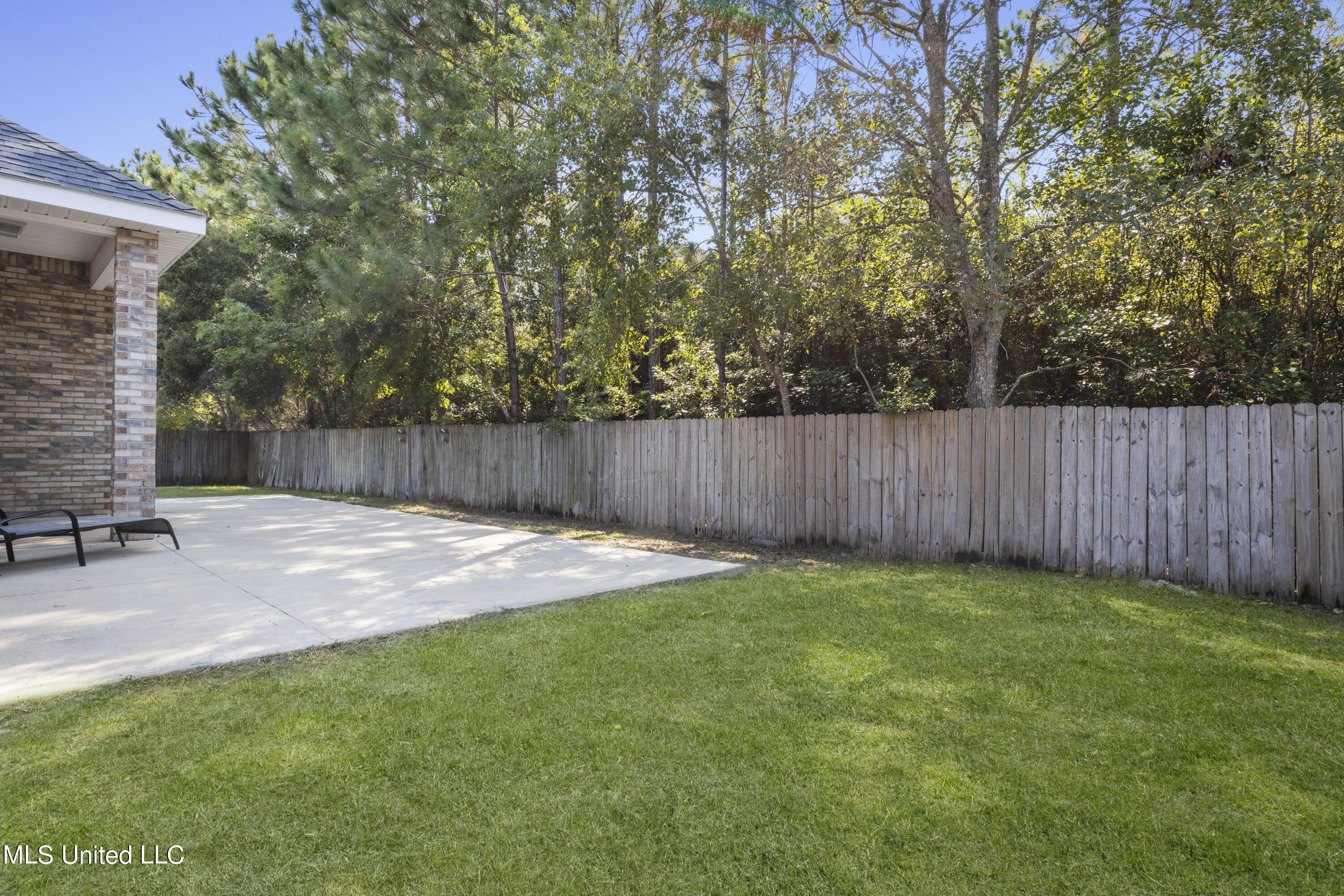 6925 Pinehurst Drive