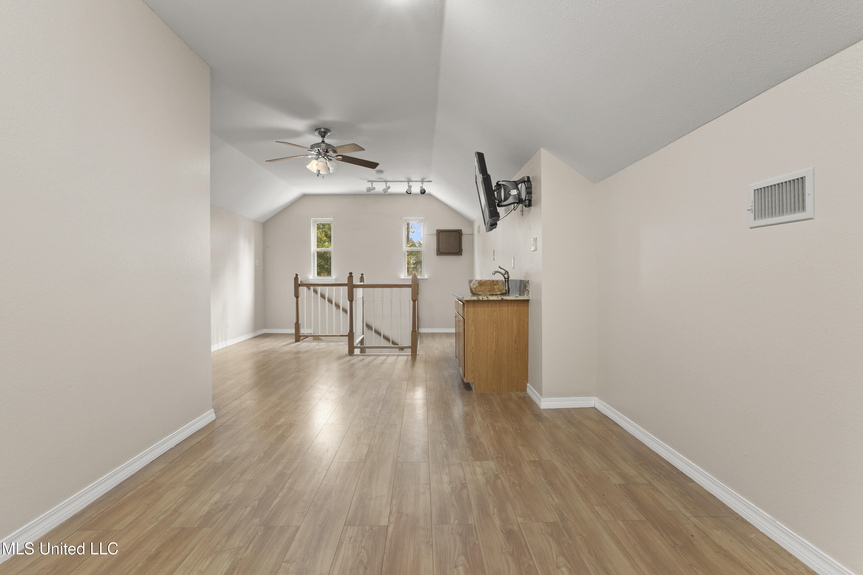 24031 Old River Road