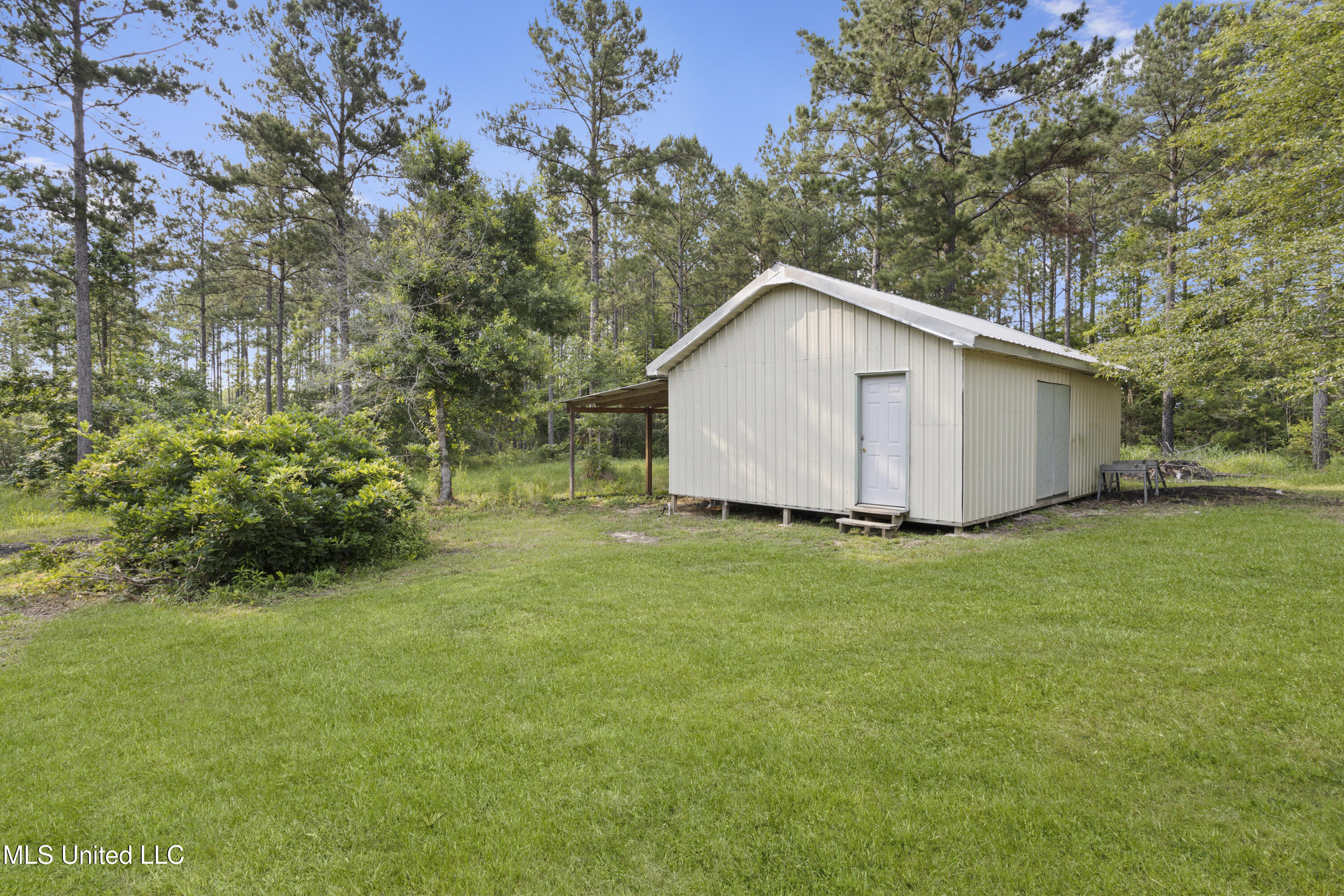 24031 Old River Road