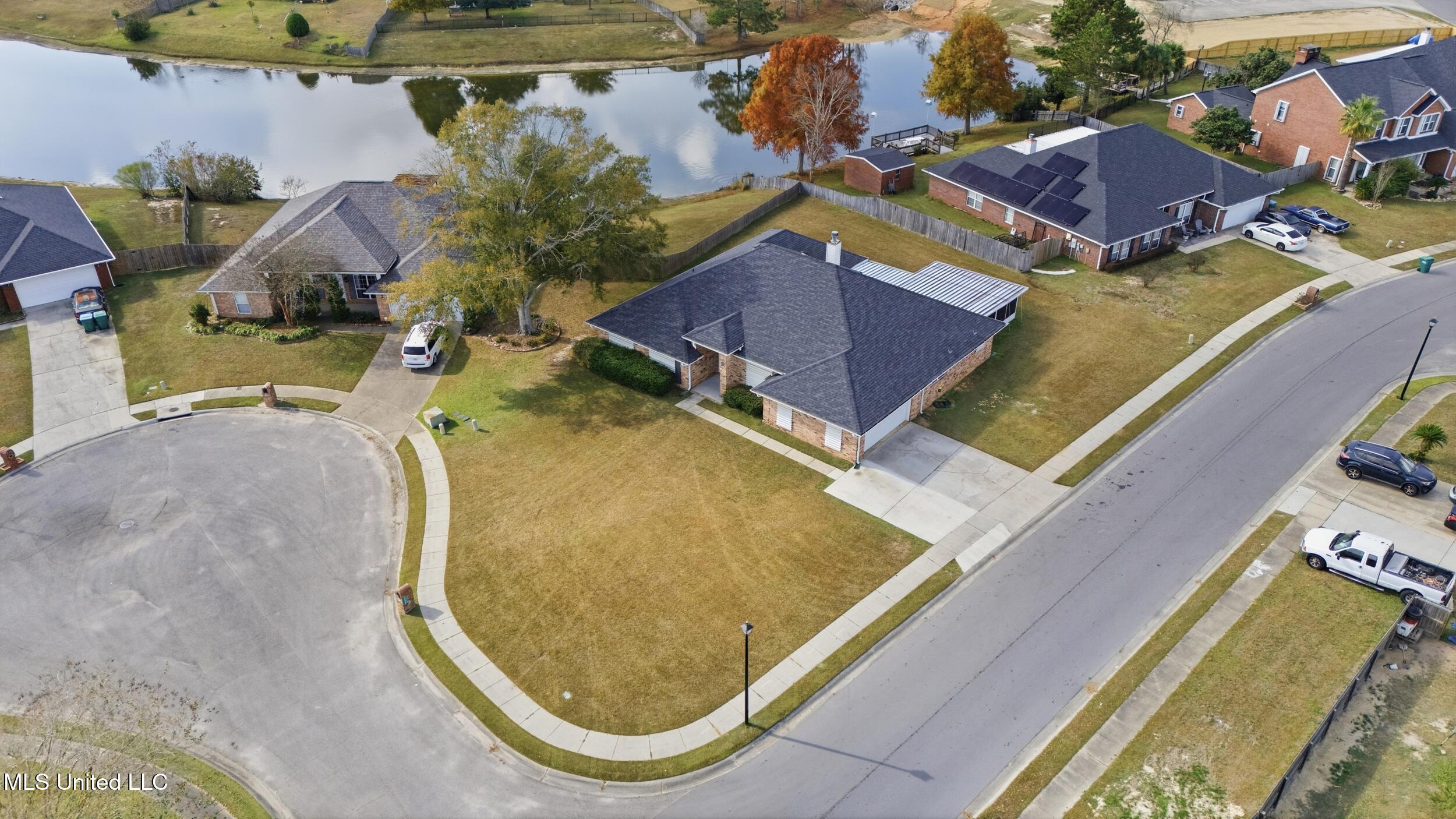 14352 Brettonwood Cove