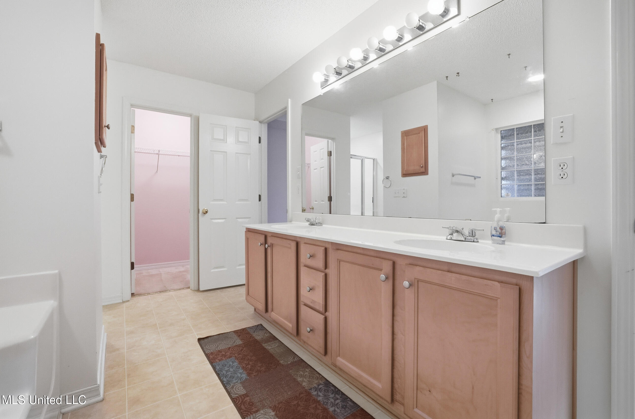 14352 Brettonwood Cove